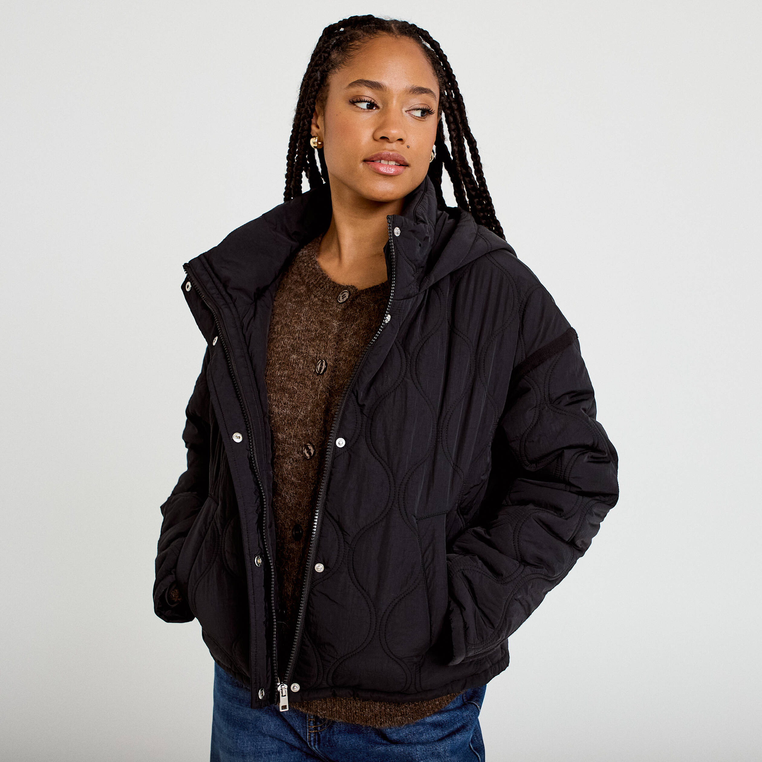 Veste droite &agrave; capuche manches longues noir femme
