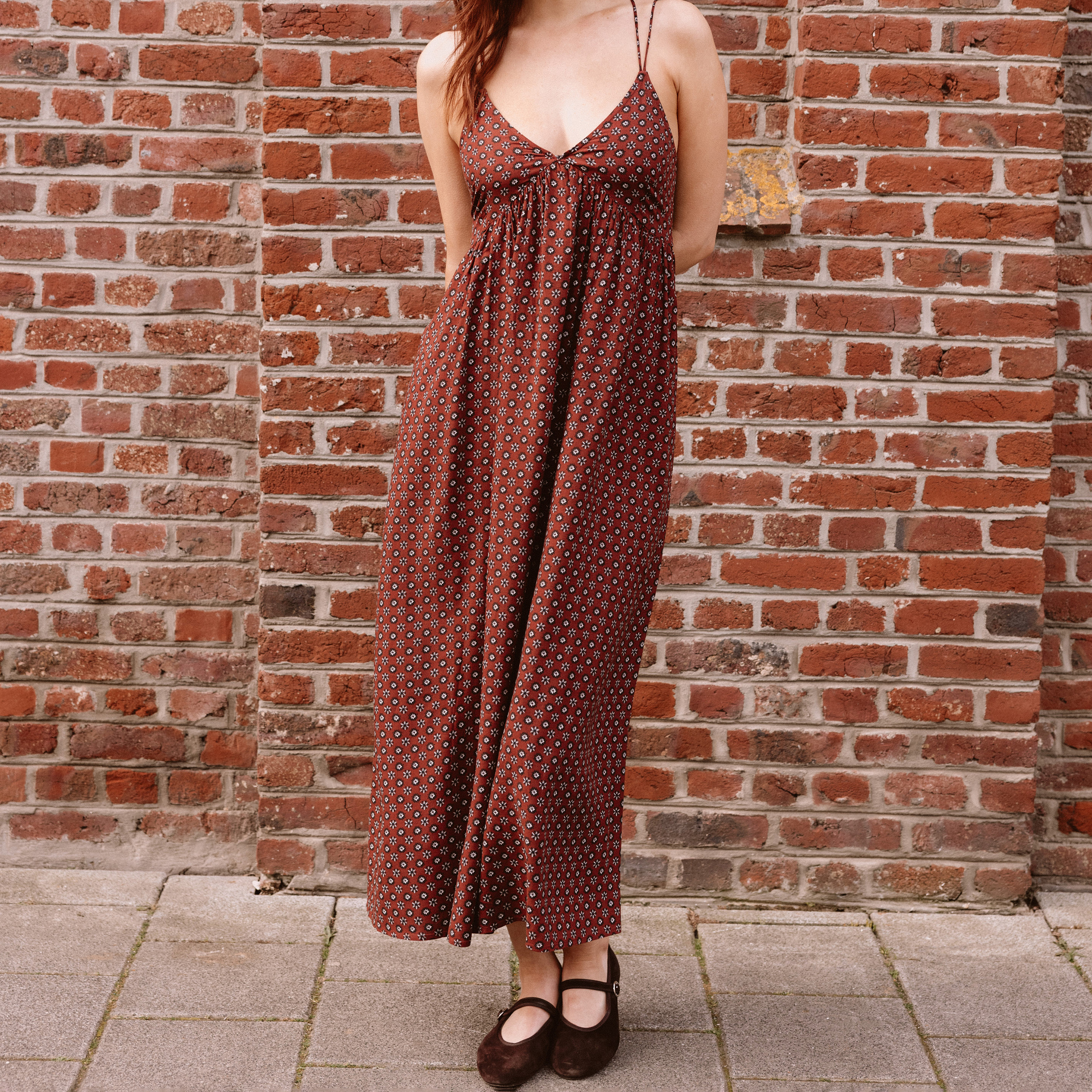 robe longue evasee bretelles marron cognac femme Robe longue évasée bretelles marron cognac femme