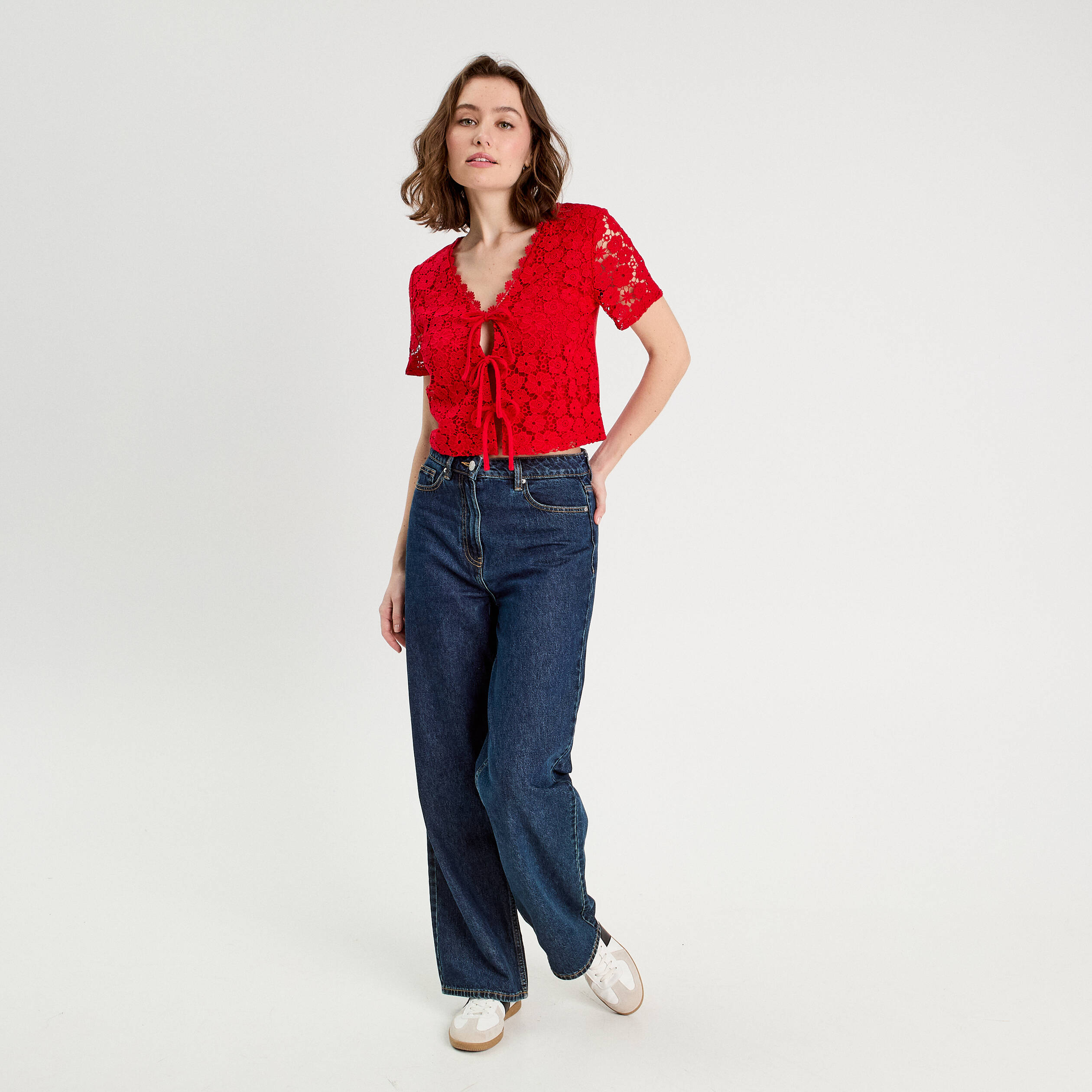 T-shirt nou&eacute; dentelle guipure rouge femme