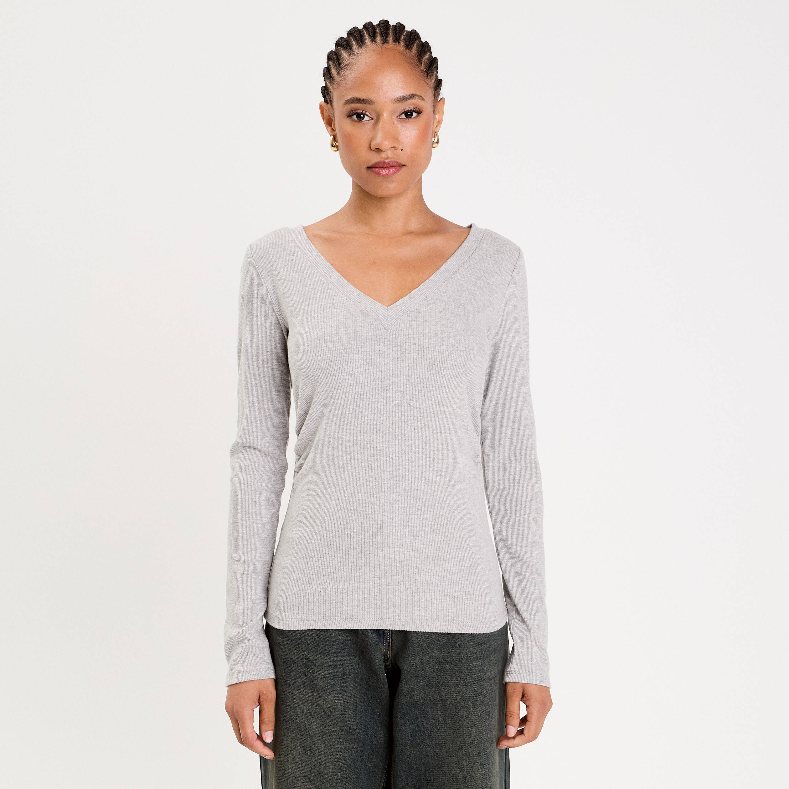 Top ajust&eacute; col v manches longues gris clair femme