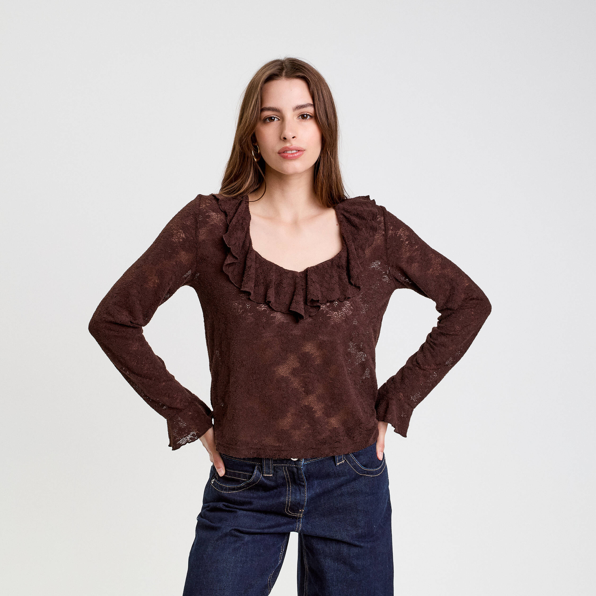 Blouse ajour&eacute;e manches longues marron fonc&eacute; femme