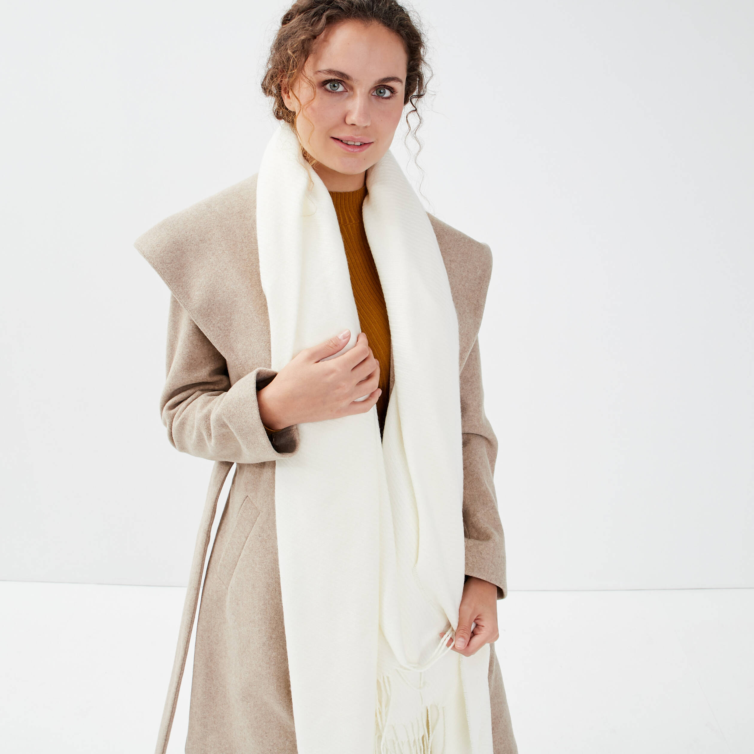 echarpe a franges ecru femme Écharpe à franges ecru femme