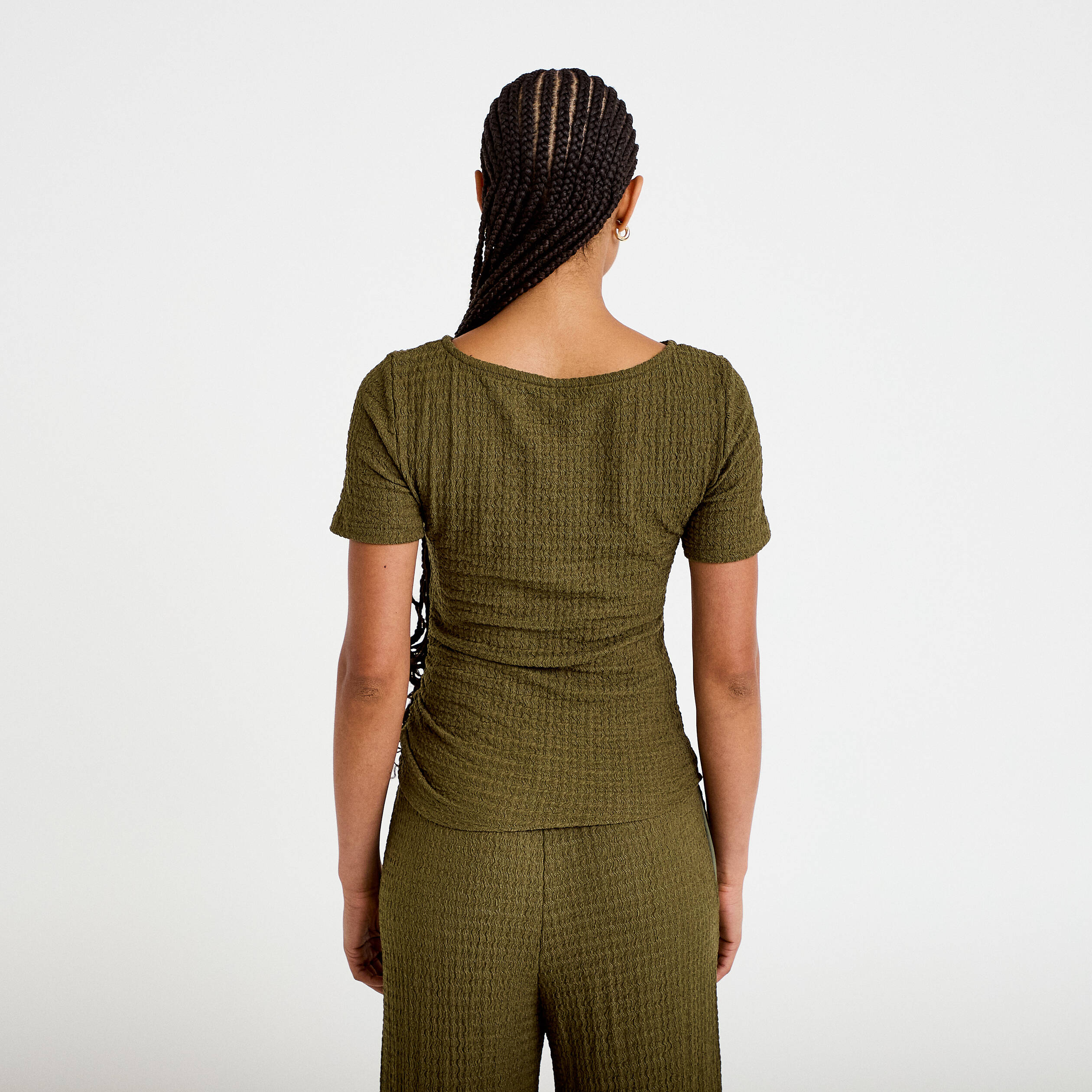 T-shirt col rond manches courtes bijou vert kaki femme