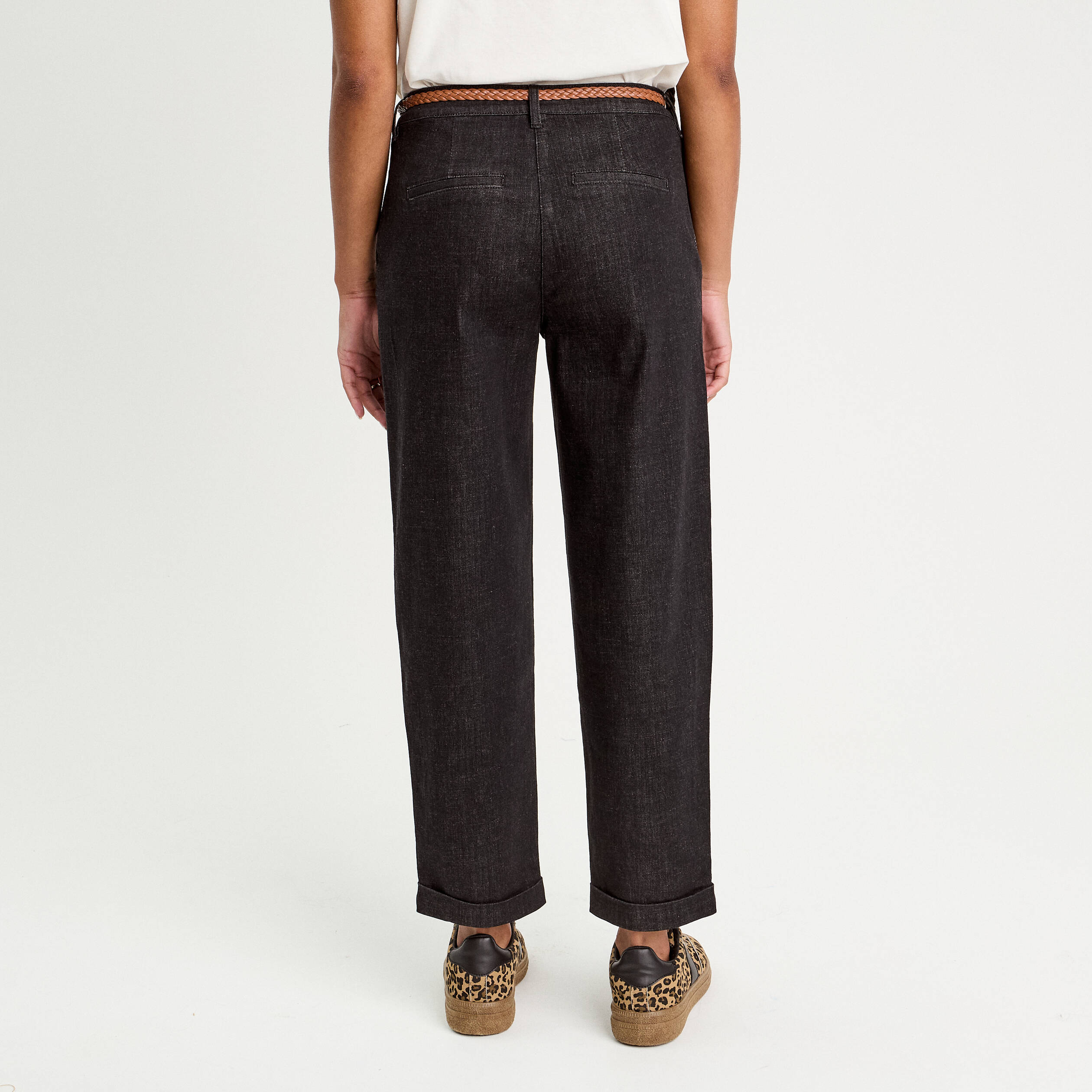 Jeans chino avec ceinture noir femme