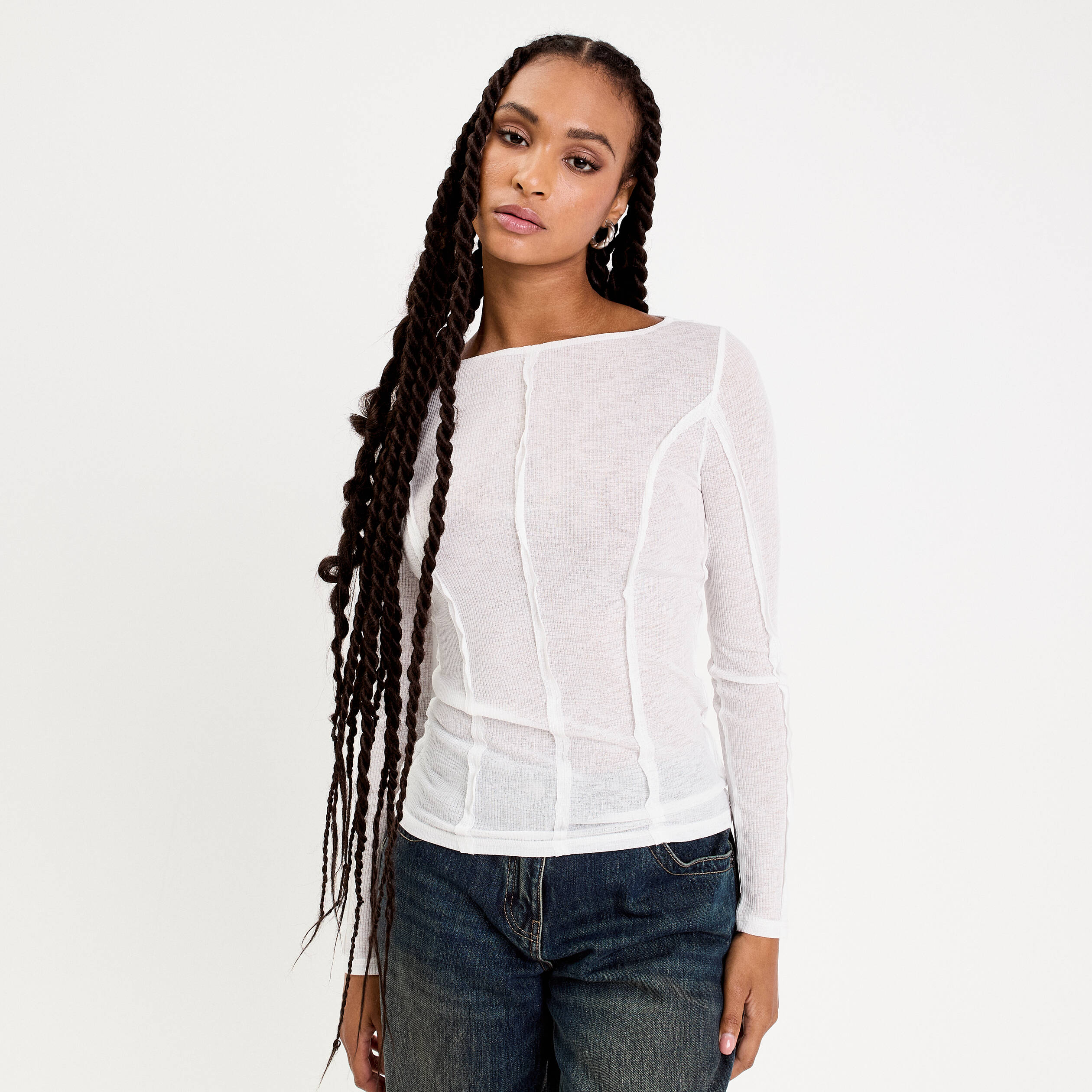 T-shirt cintr&eacute; col rond manches longues blanc femme