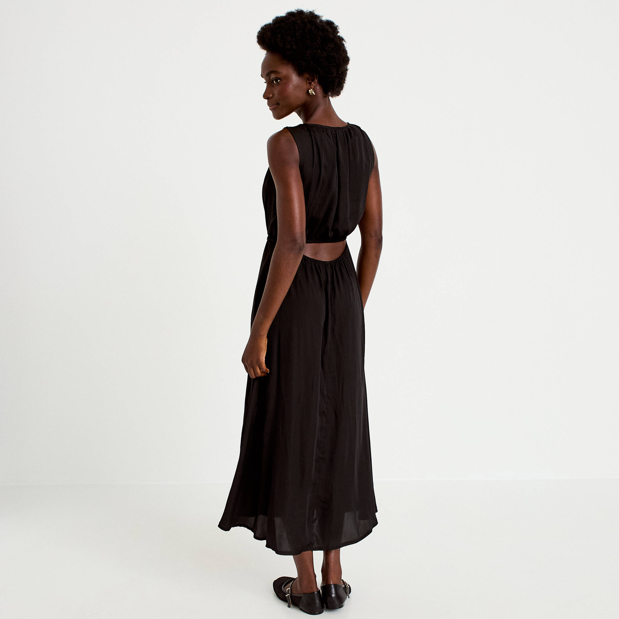Robe longue &eacute;vas&eacute;e sans manches noir femme