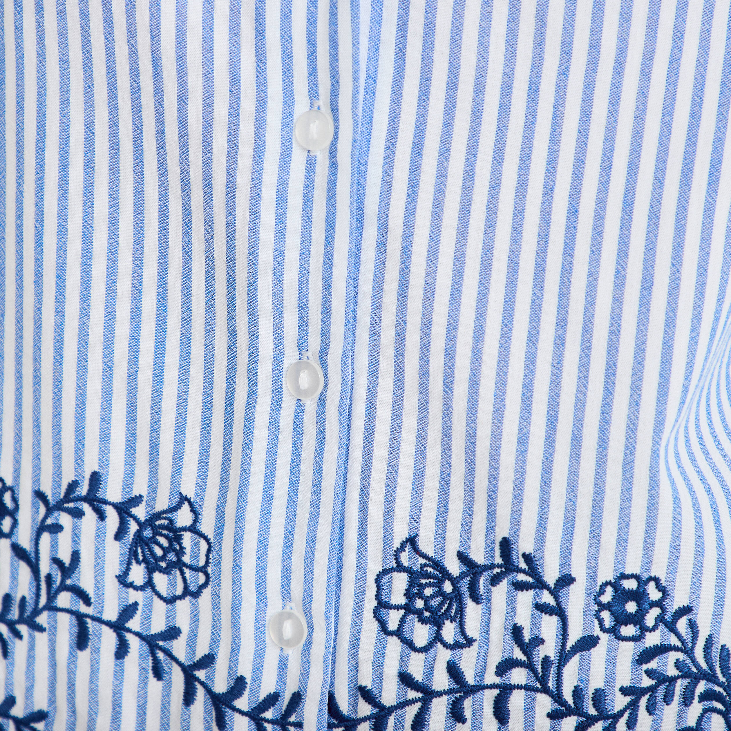 Blouse col v manches 3/4 brod&eacute;e bleu marine femme