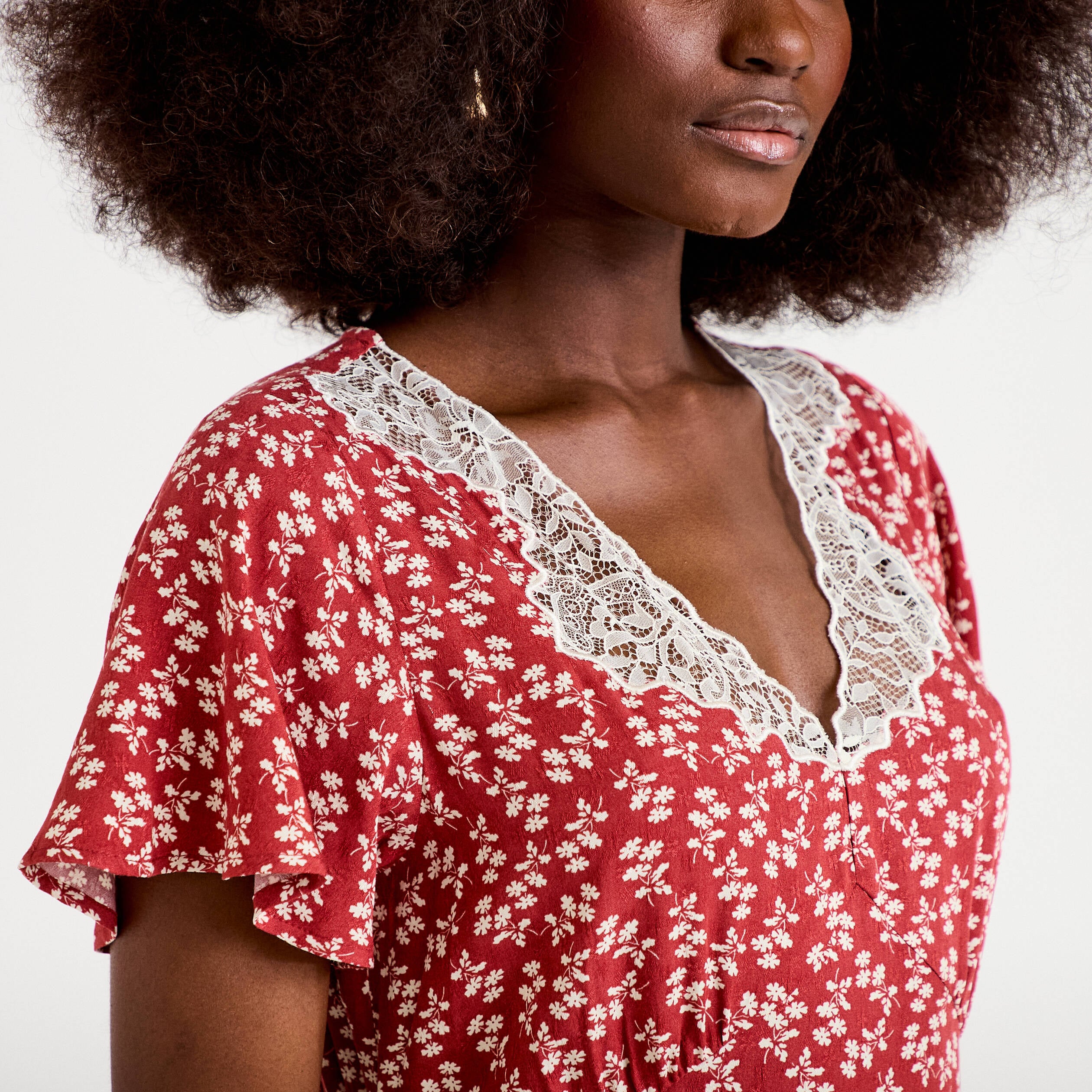 Robe longue &eacute;vas&eacute;e col v dentelle terracotta femme