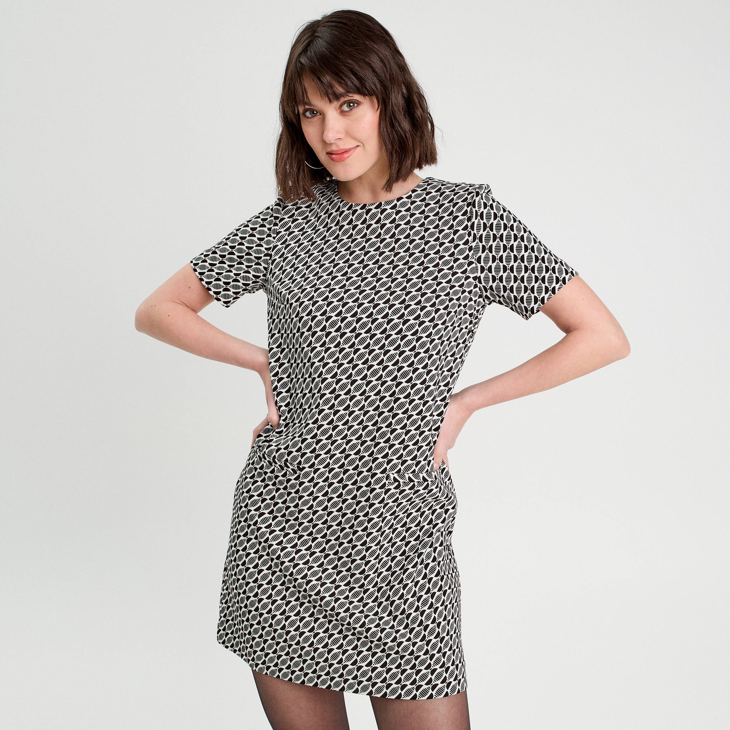 Robe droite manches courtes noir femme