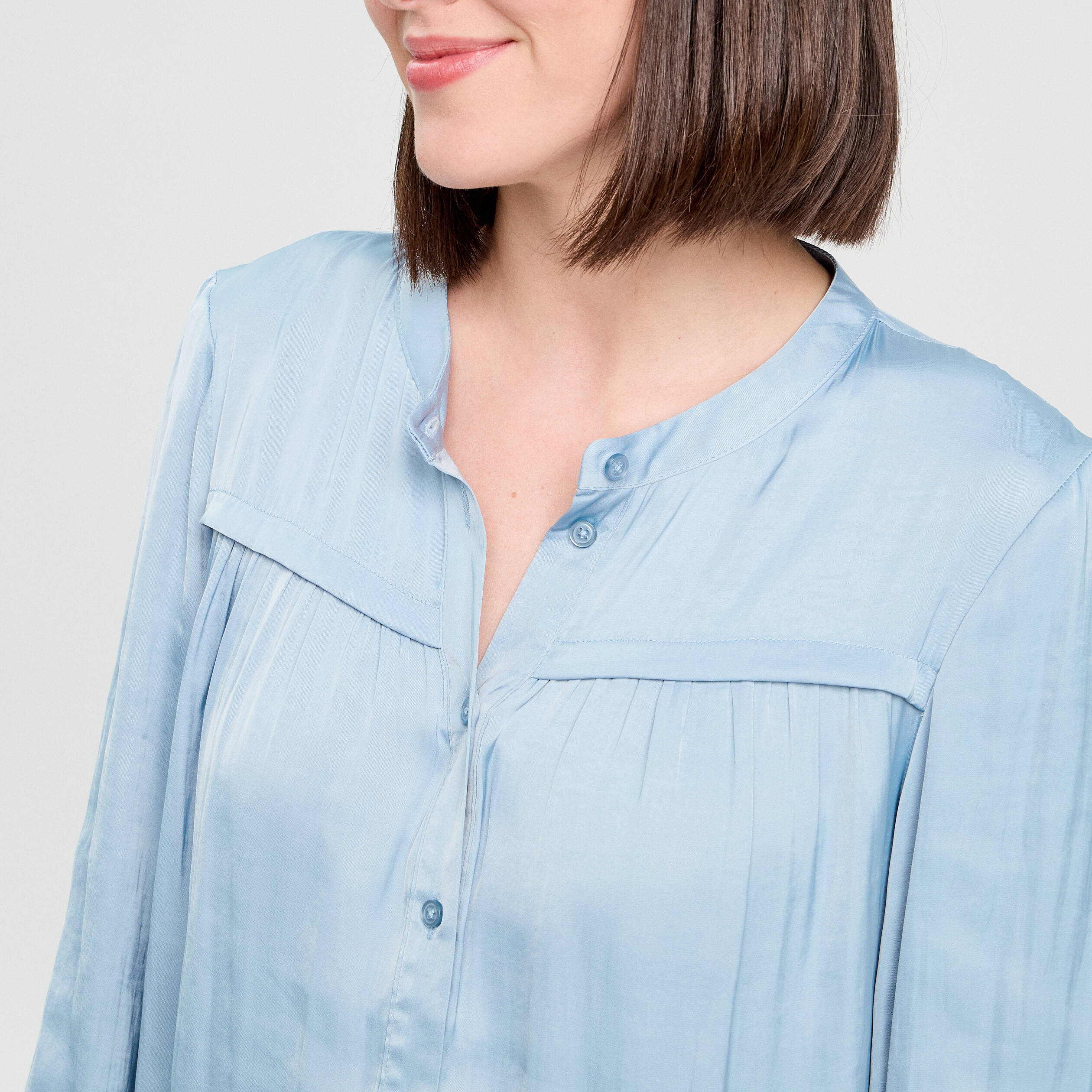 Blouse manches longues satin bleu clair femme