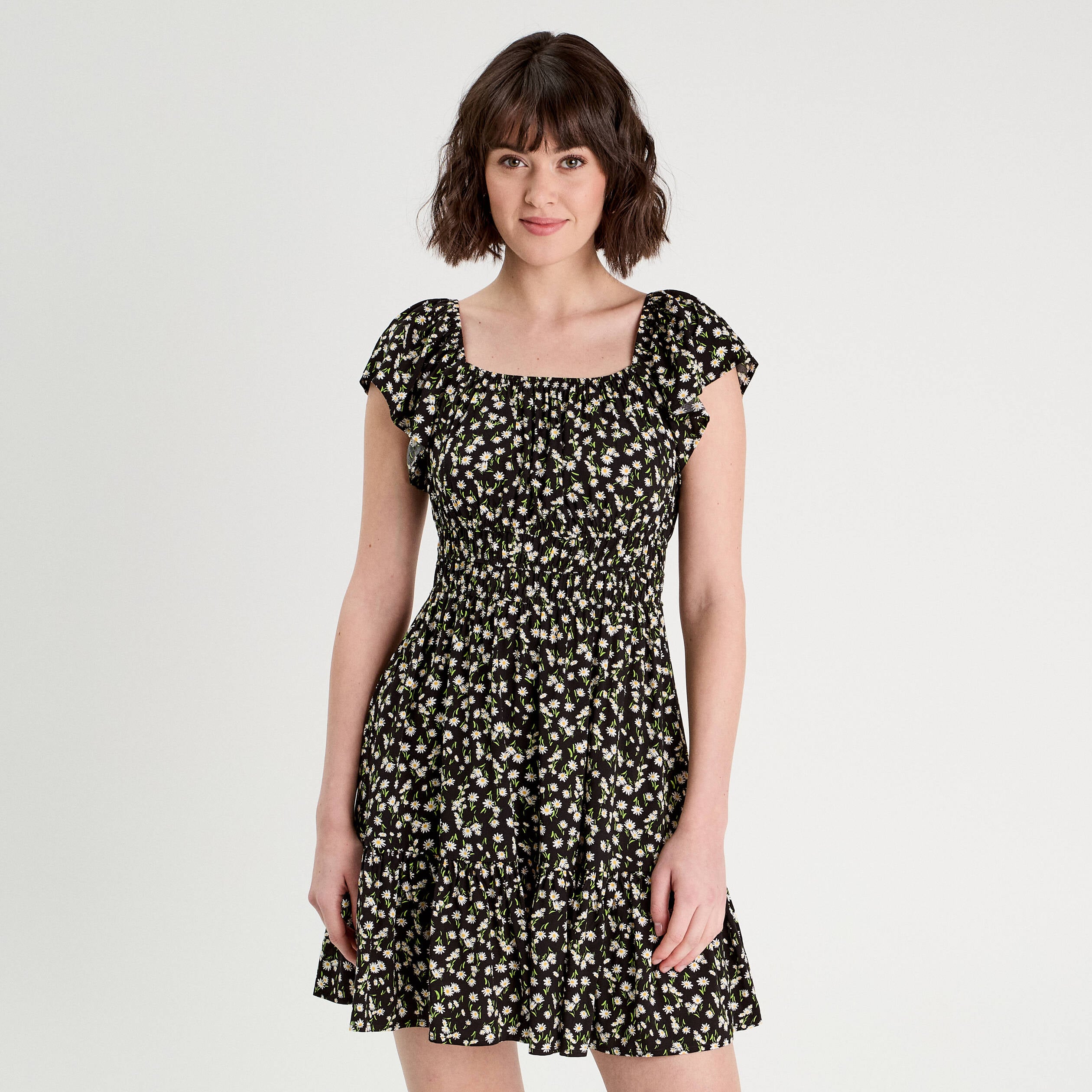 Robe &eacute;vas&eacute;e manches courtes noir femme