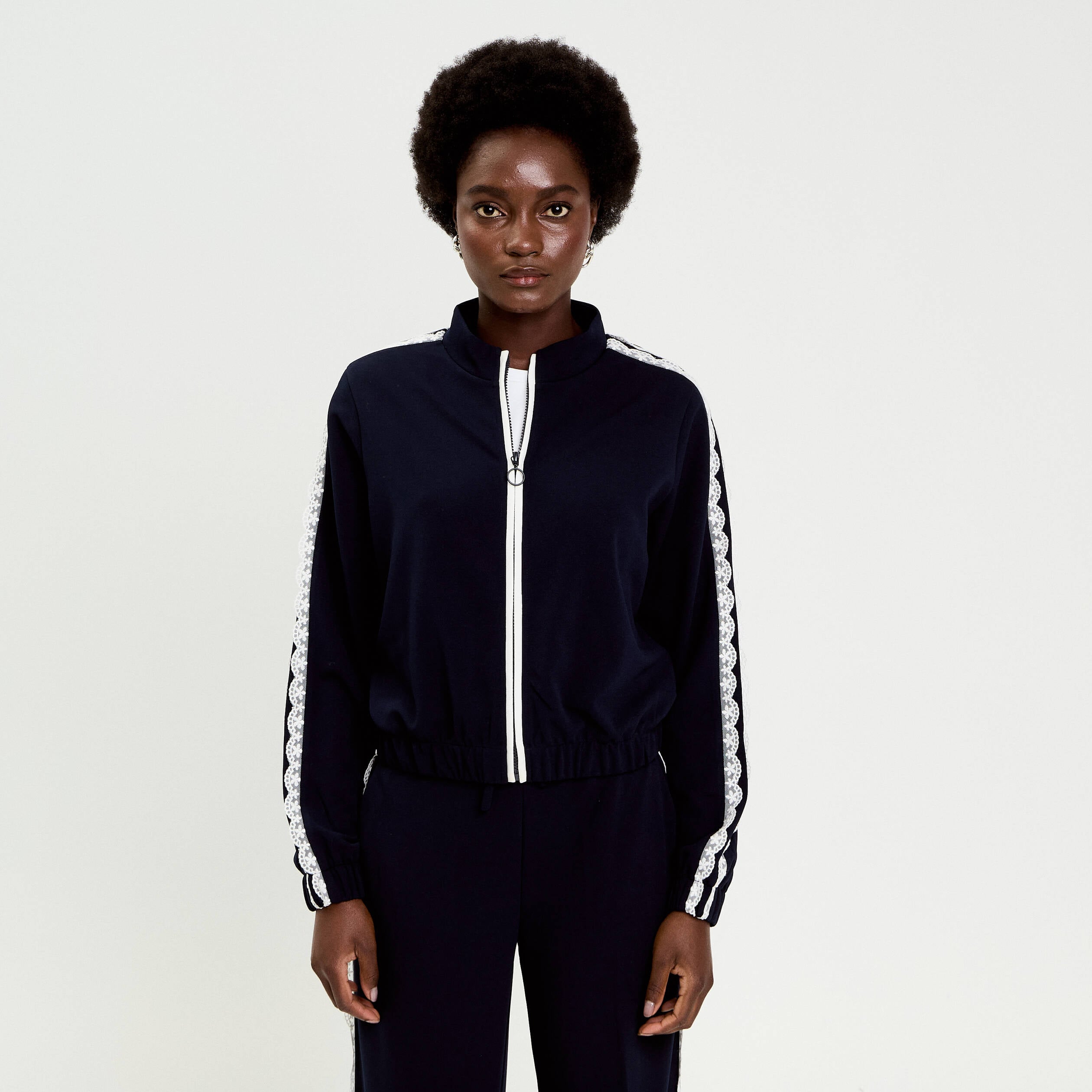 Veste zipp&eacute;e d&eacute;tail dentelle bleu marine femme