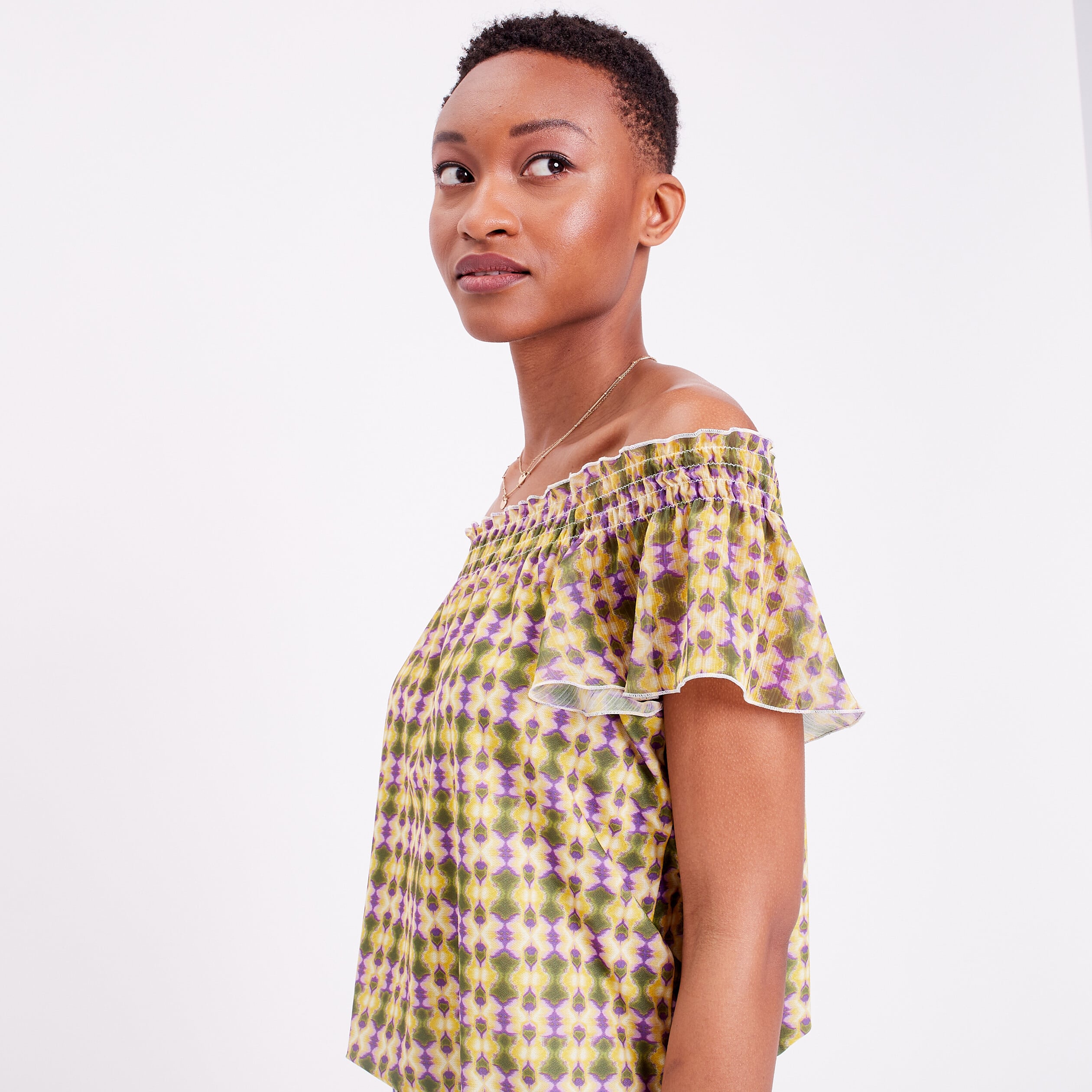T-shirt manches courtes smock&eacute; vert femme