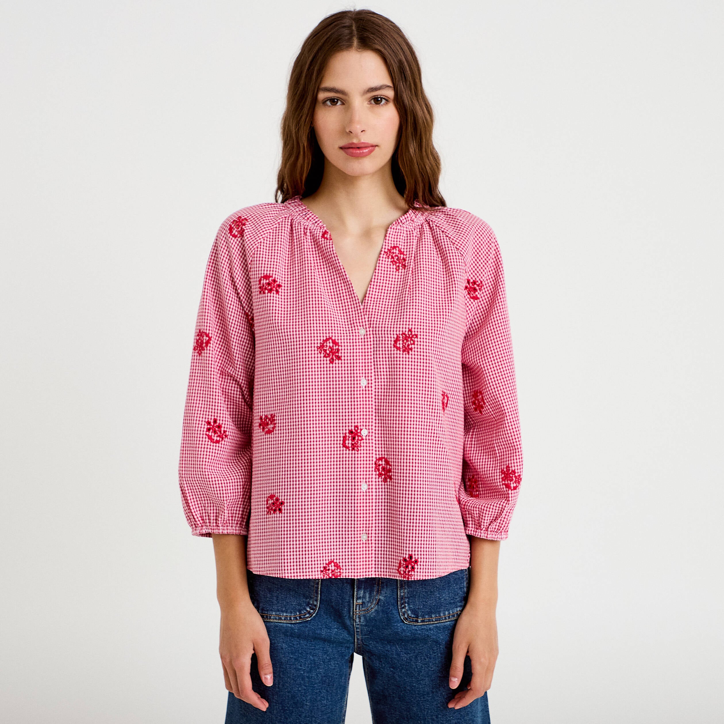 Blouse col v manches 3/4 broderie rouge femme