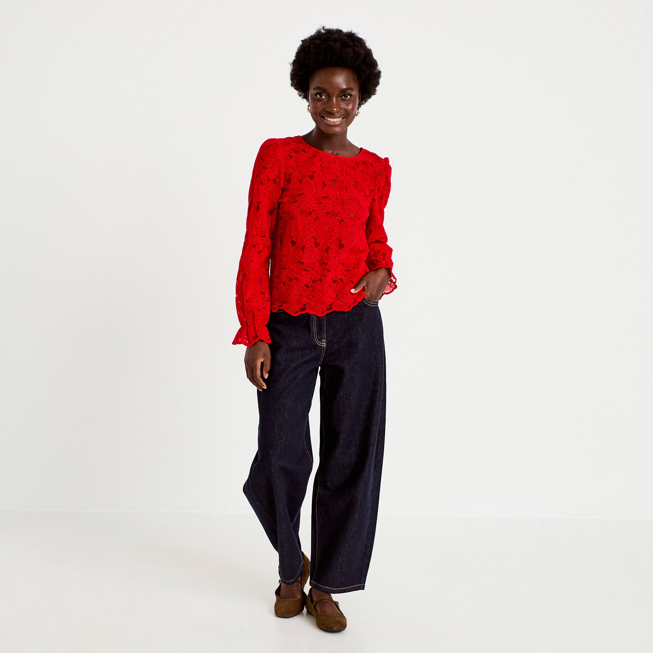 Blouse droite col v en dentelle rouge femme