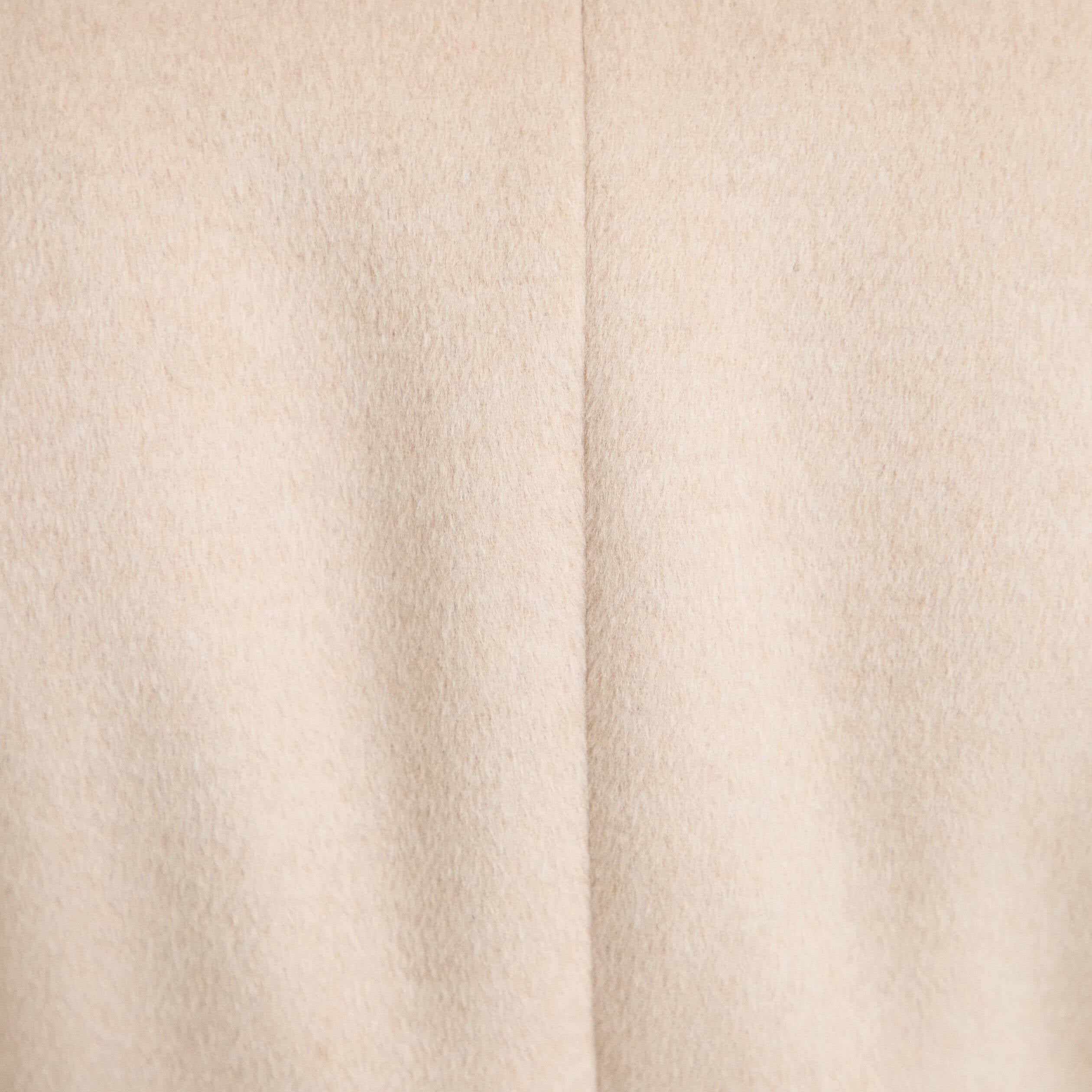 Manteau cintr&eacute; col ch&acirc;le manches longues beige femme