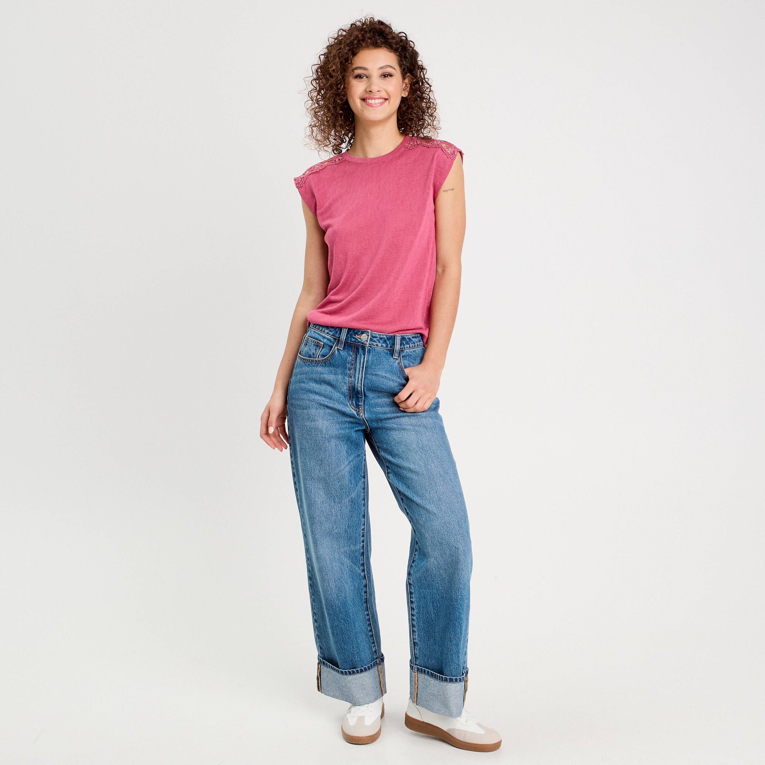 D&eacute;bardeur &eacute;paules dentelle rose clair femme