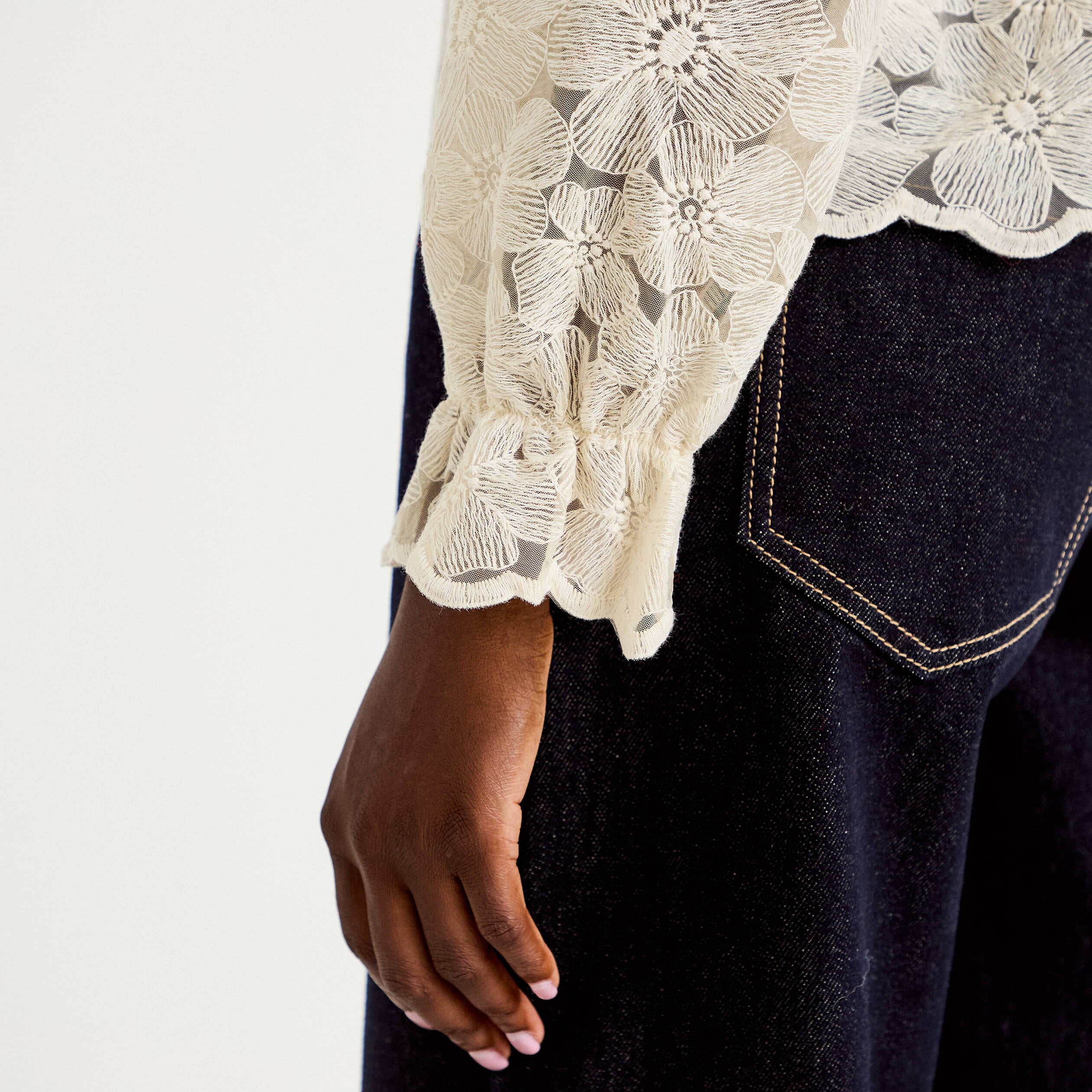 Blouse droite col v en dentelle ecru femme