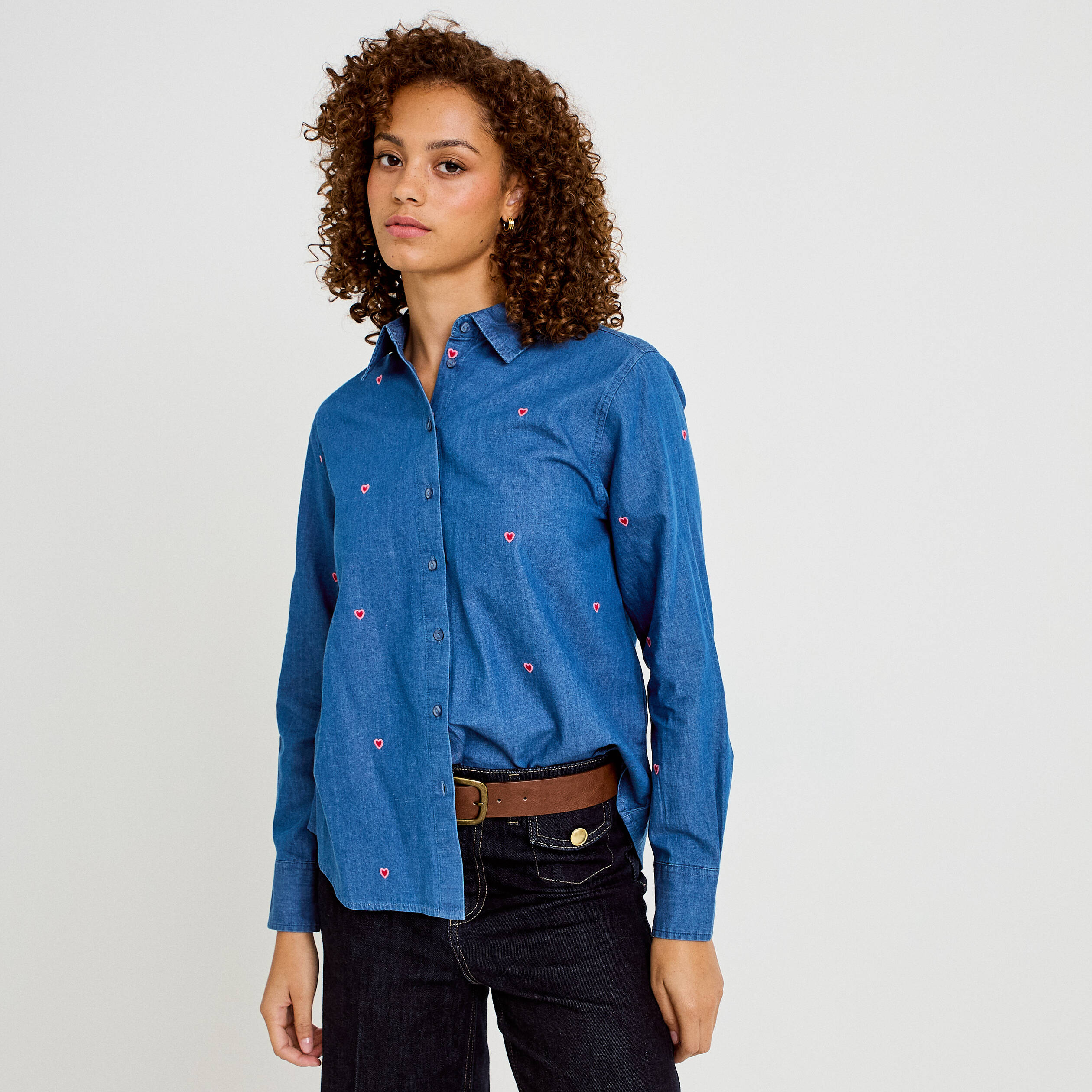 Chemise droite en jean col am&eacute;ricain denim stone femme