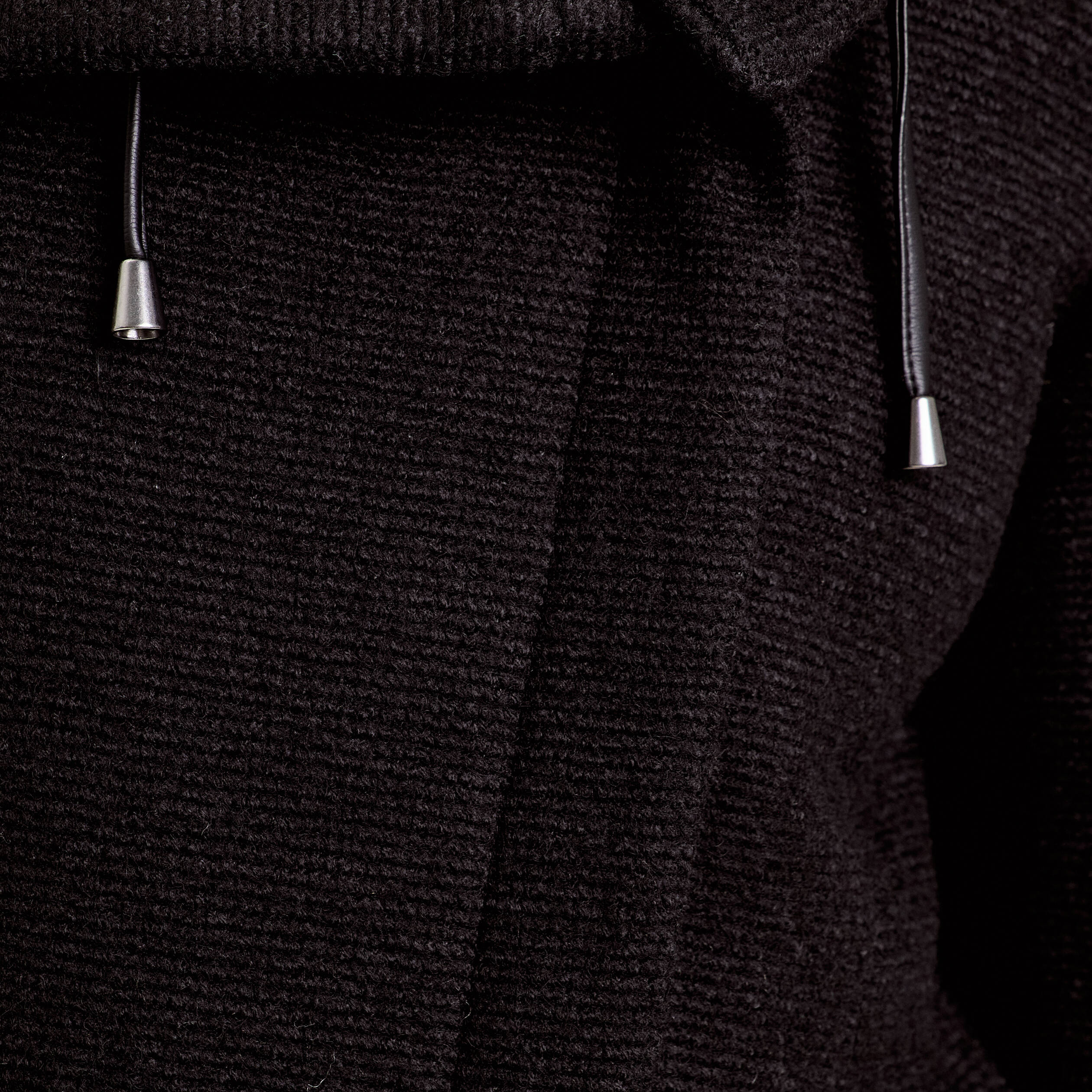 Manteau cintr&eacute; asym&eacute;trique noir femme