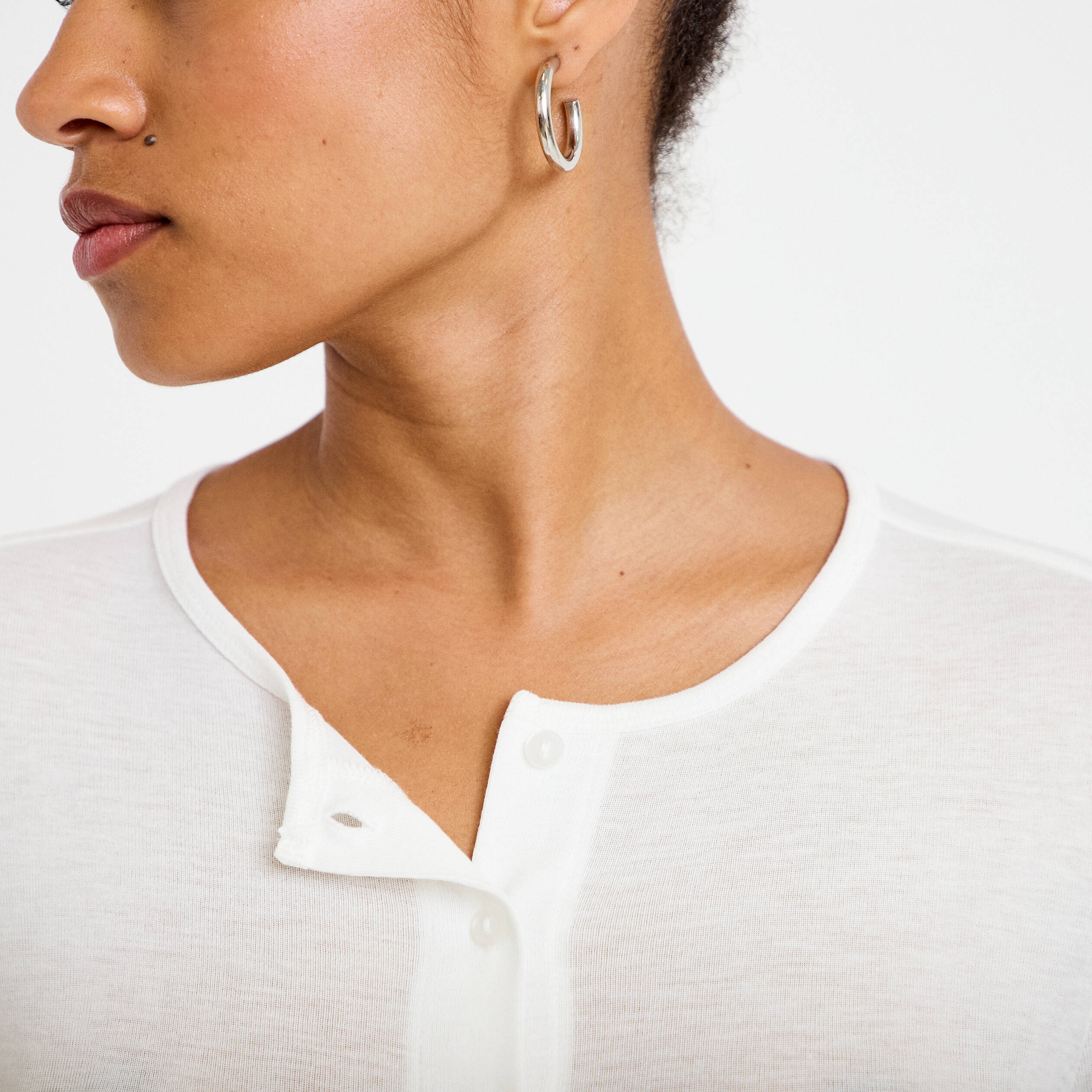 Gilet ajust&eacute; col rond manches longues ecru femme