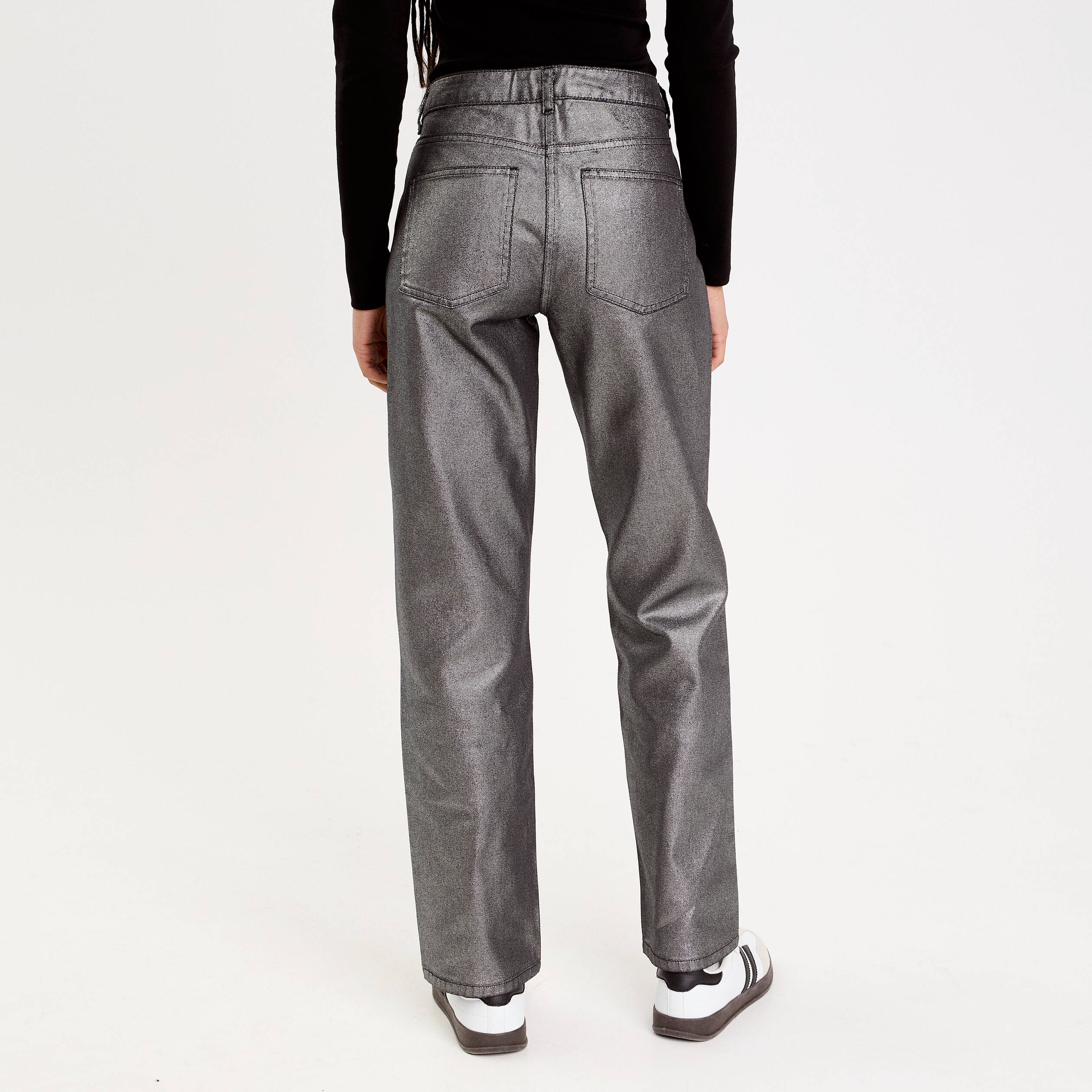 Pantalon droit enduit gris argent femme