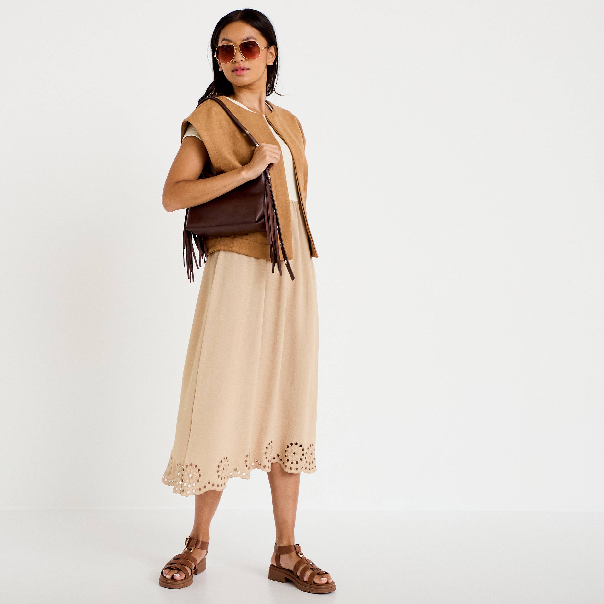 Robe longue &eacute;vas&eacute;e bi-mati&egrave;re brod&eacute;e sable femme