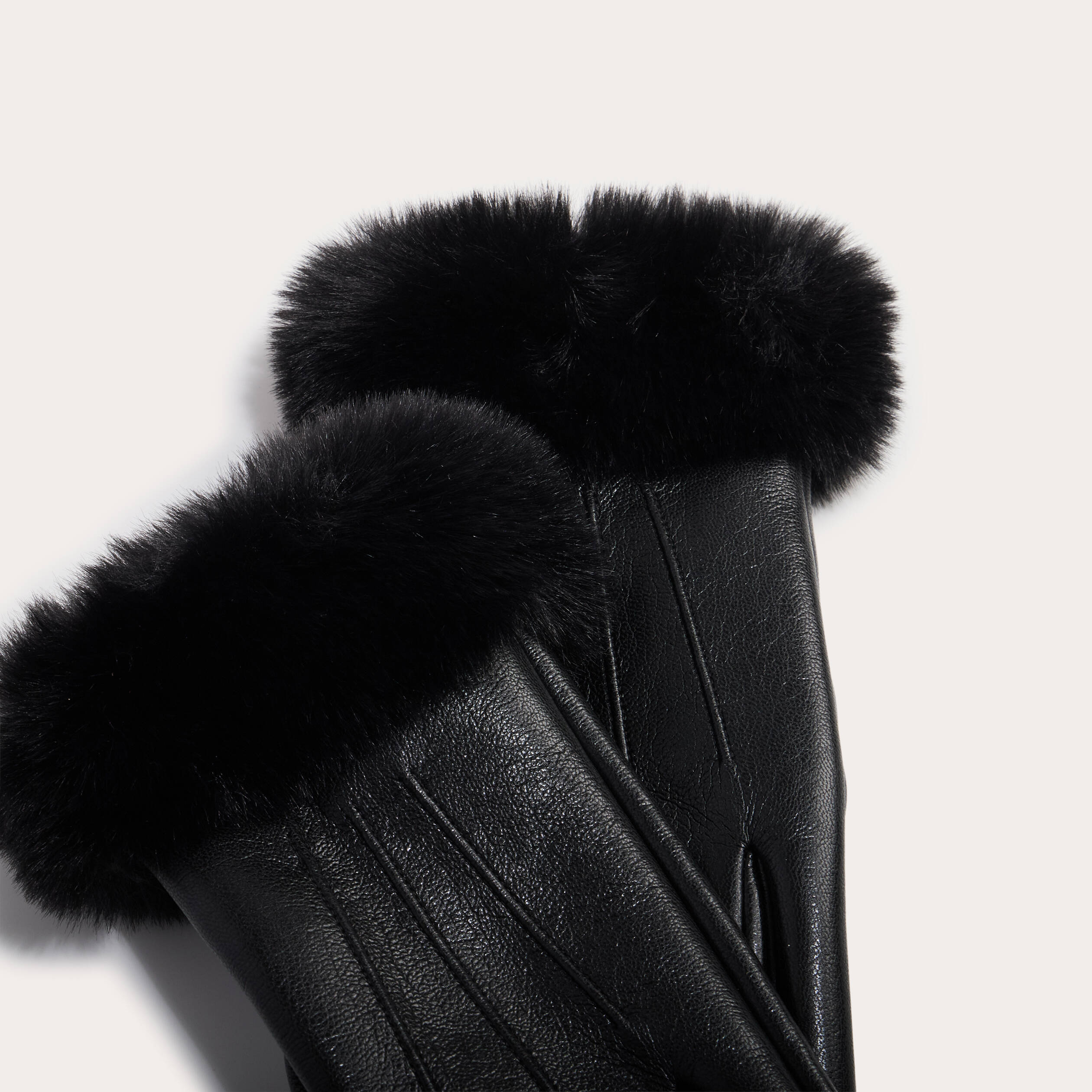 Gants d&eacute;tails fausse fourrure noir femme