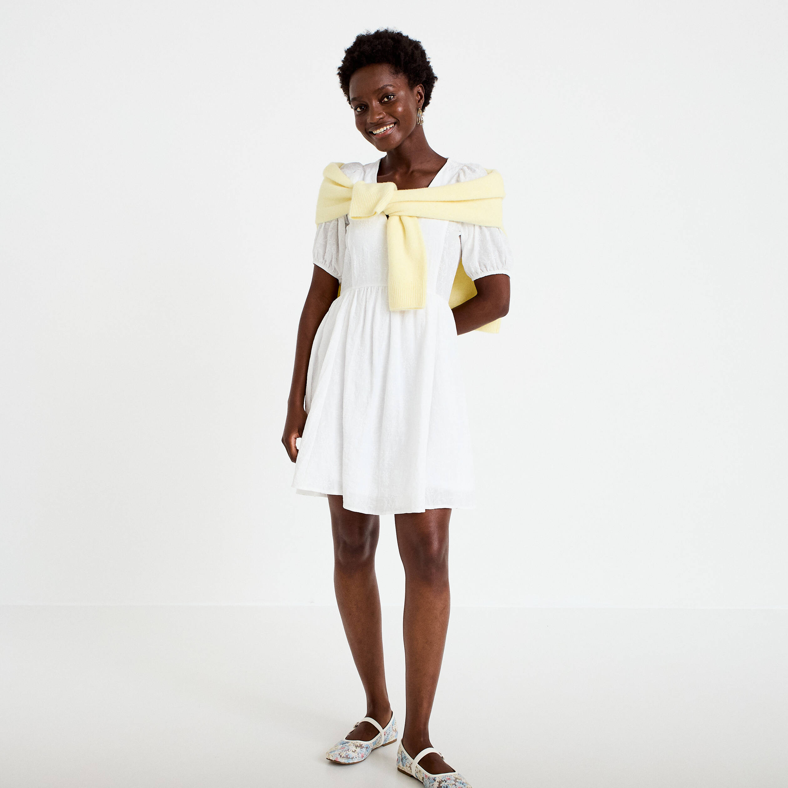 Robe droite courte col v manches courtes blanc femme