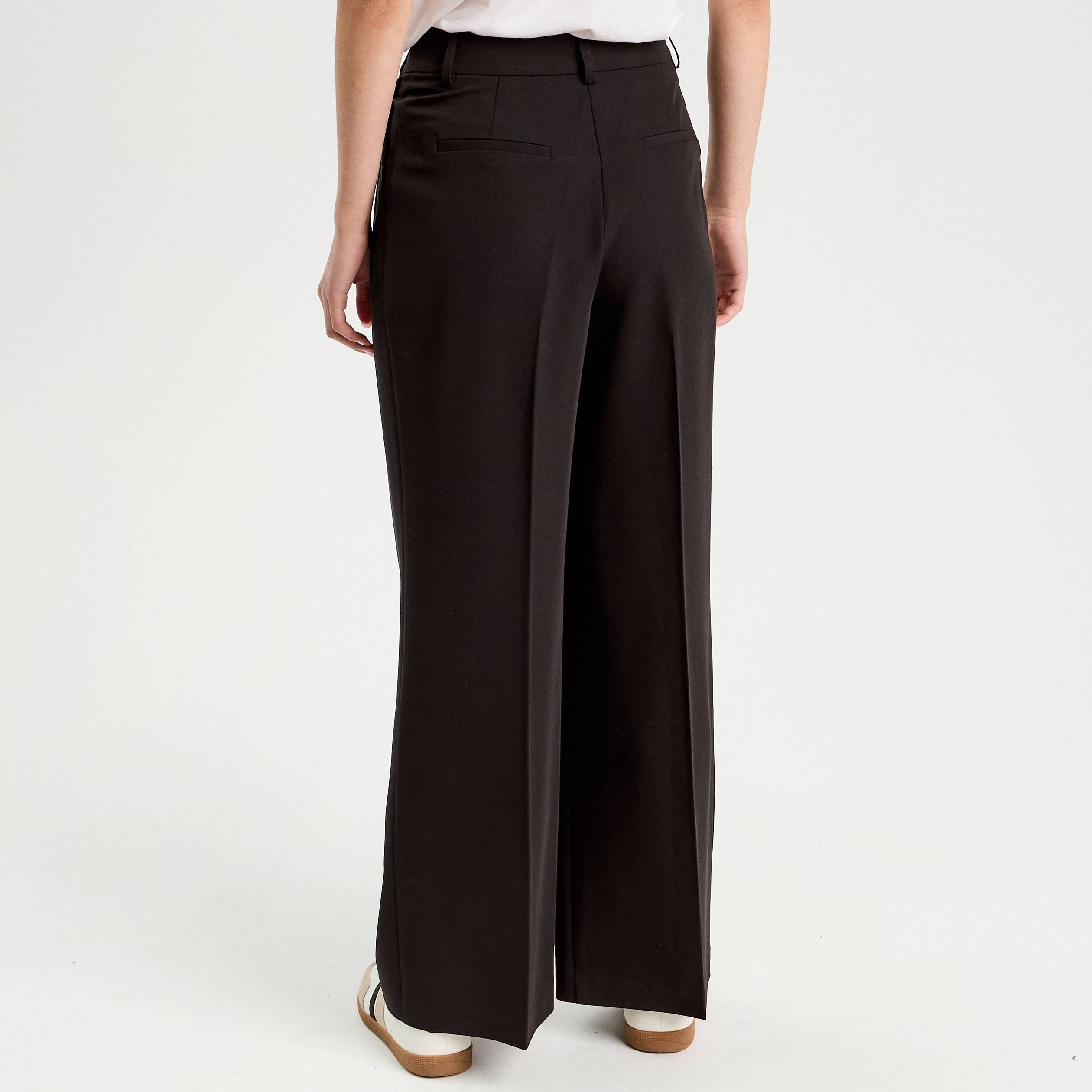 Pantalon large &agrave; pinces noir femme
