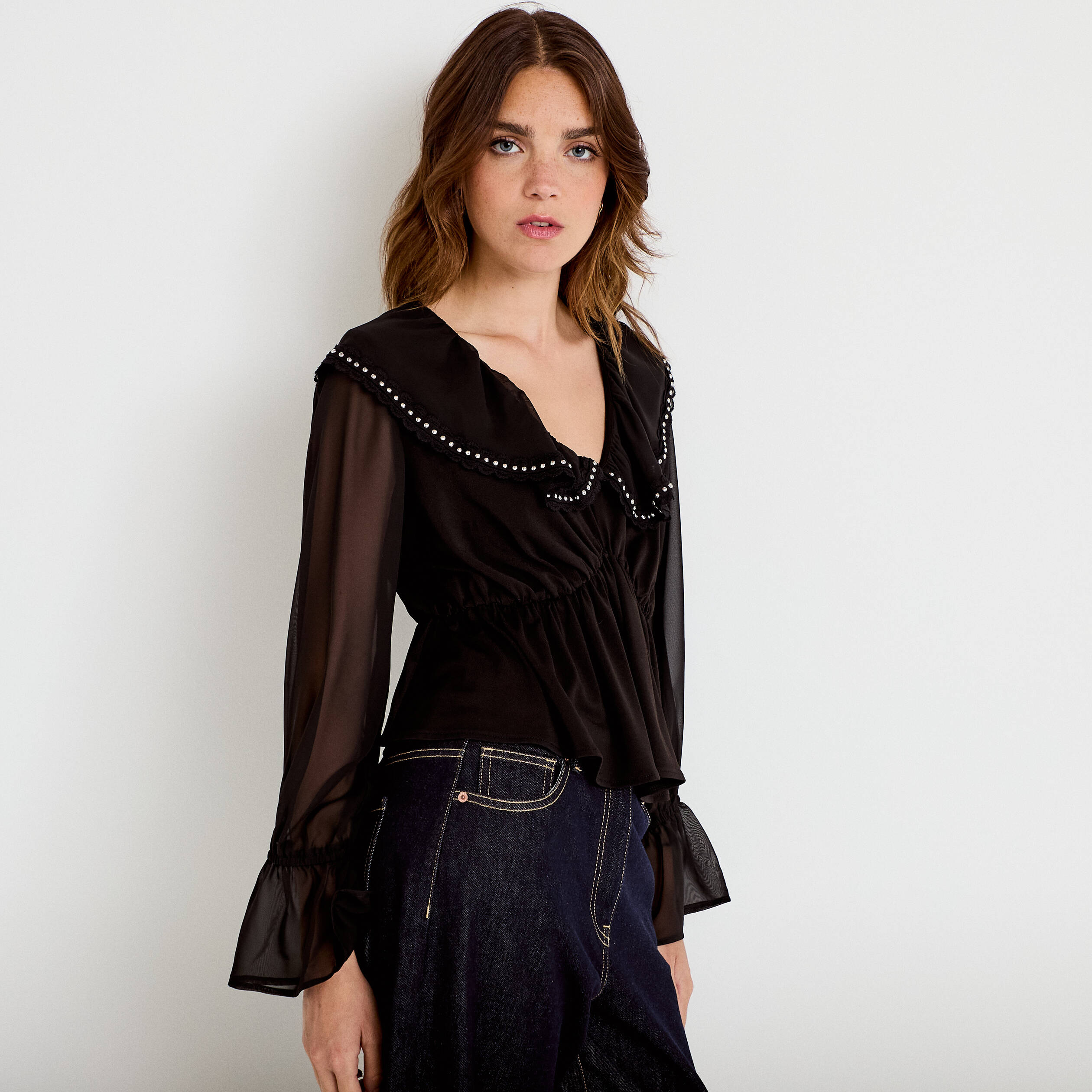 Blouse col claudine bas resserr&eacute; noir femme
