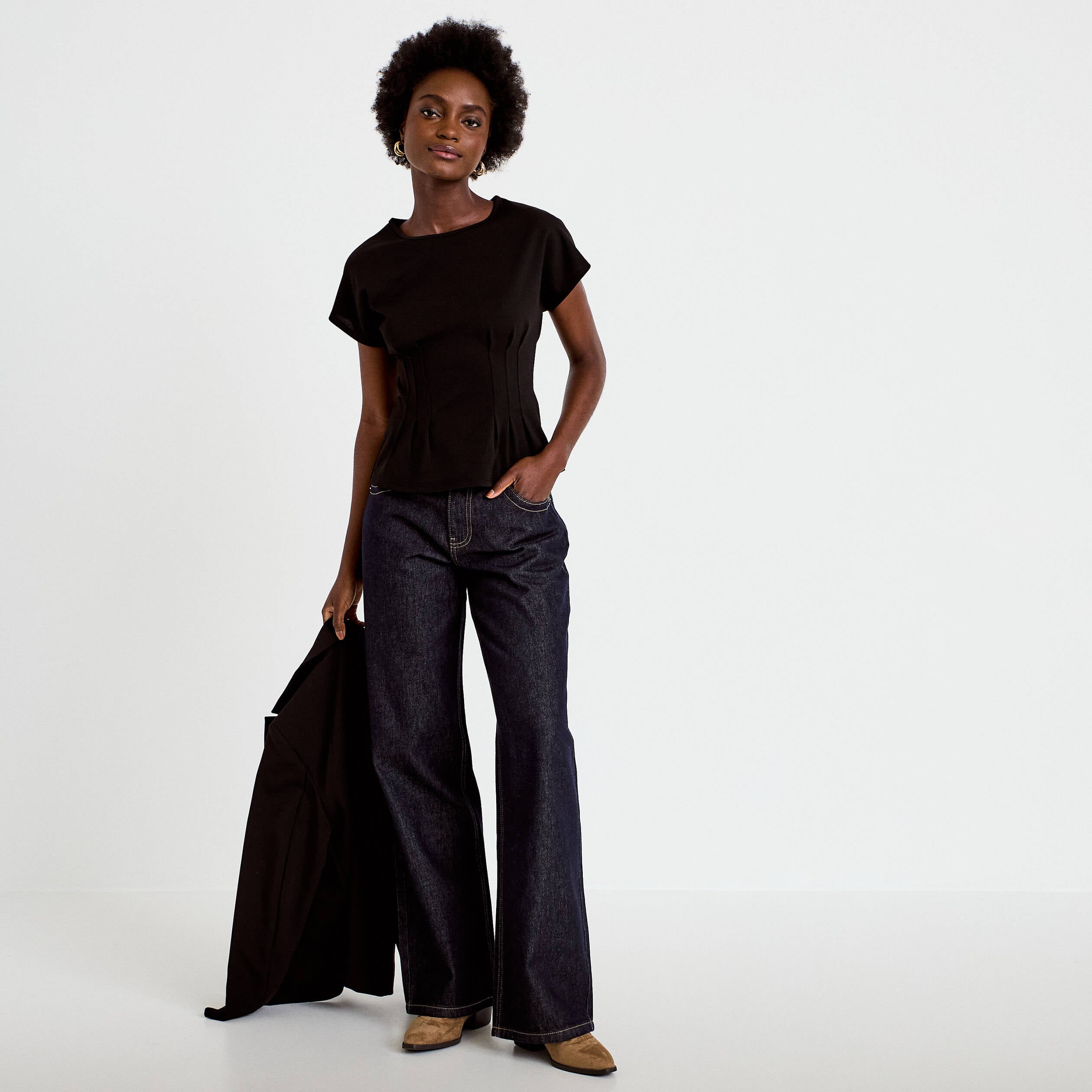 Top ajust&eacute; col rond manches courtes noir femme