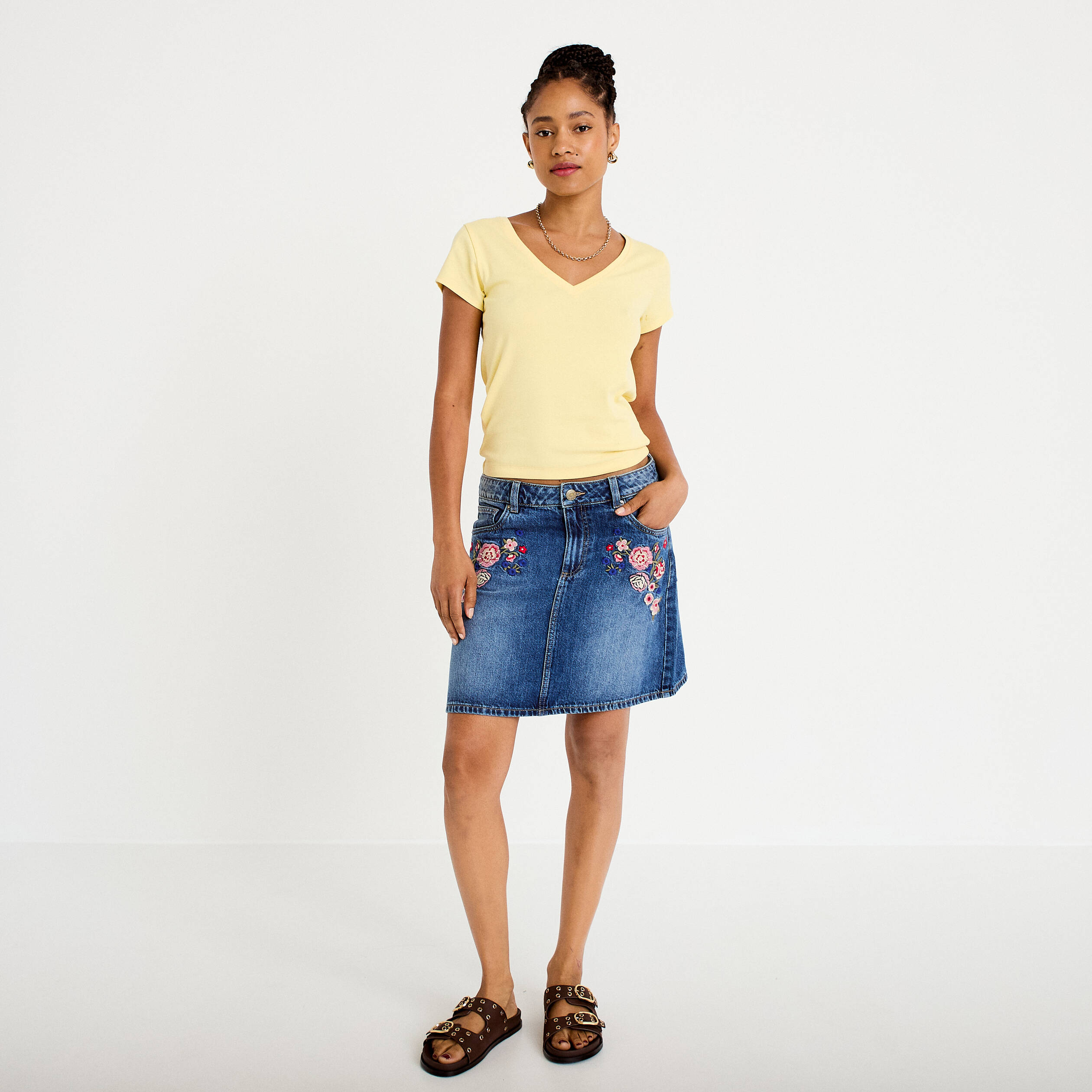 T-shirt ajust&eacute; col v manches courtes jaune clair femme