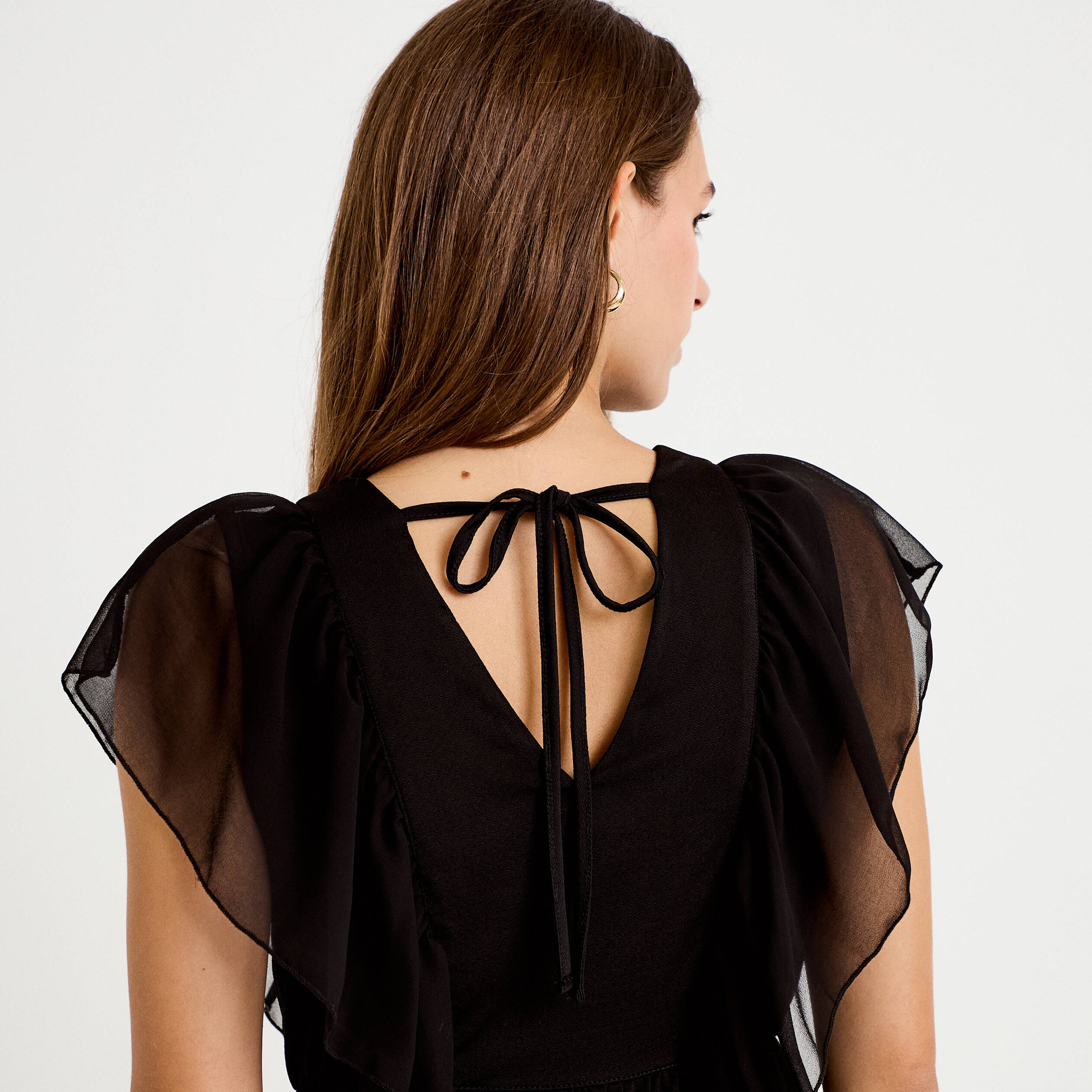 Blouse d&eacute;collet&eacute; voile manches courtes noir femme