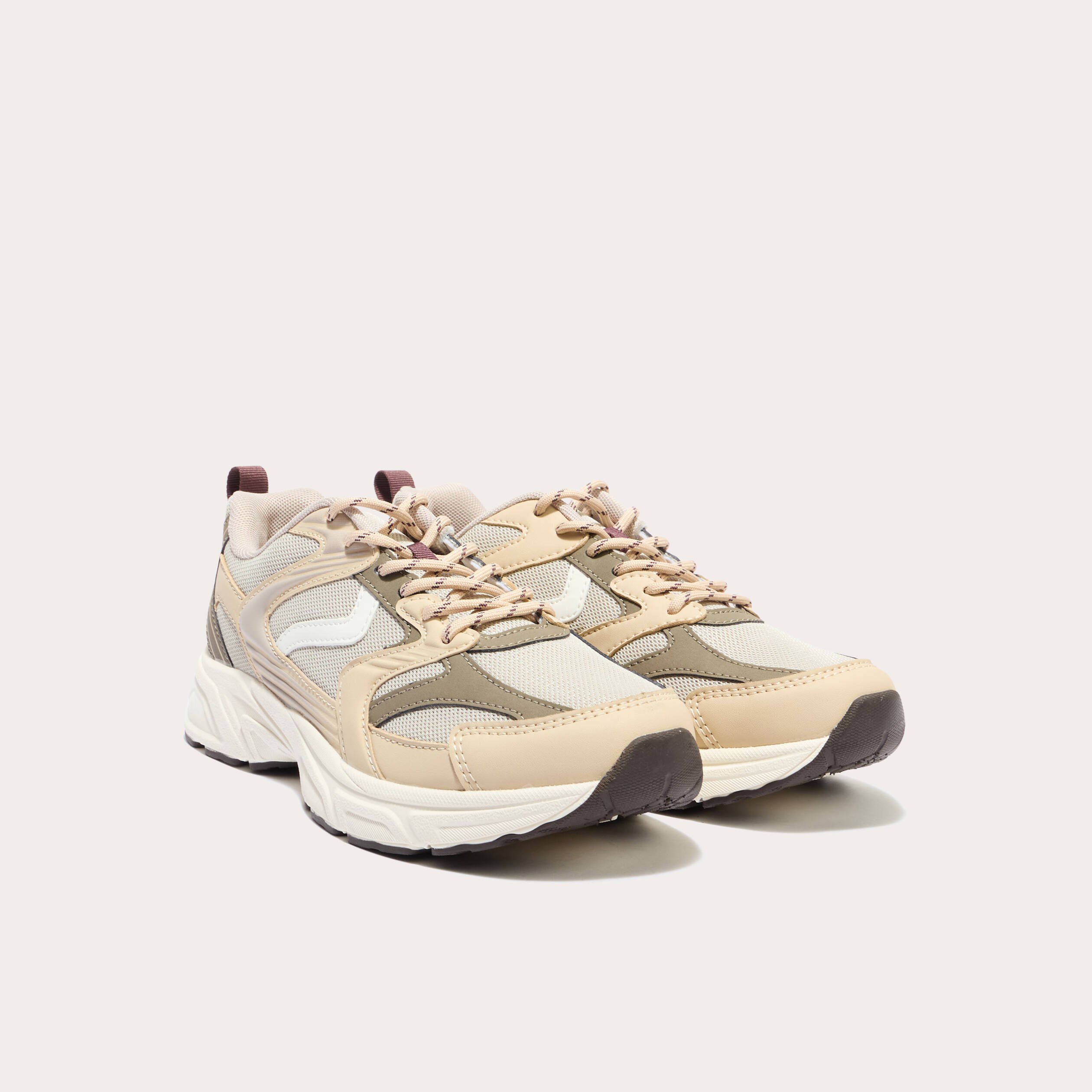 Baskets running à lacets sable femme