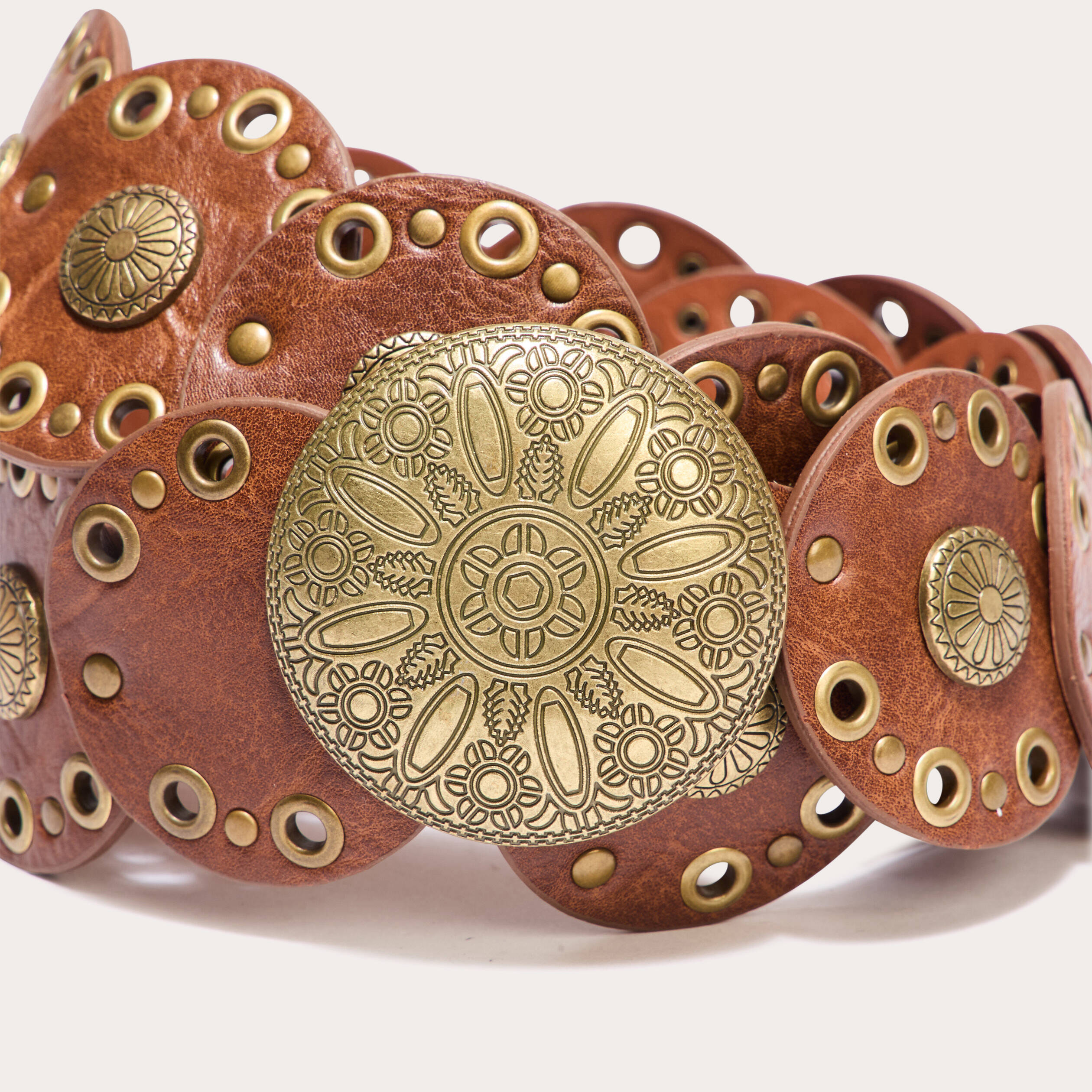 Ceinture large oeillets marron femme