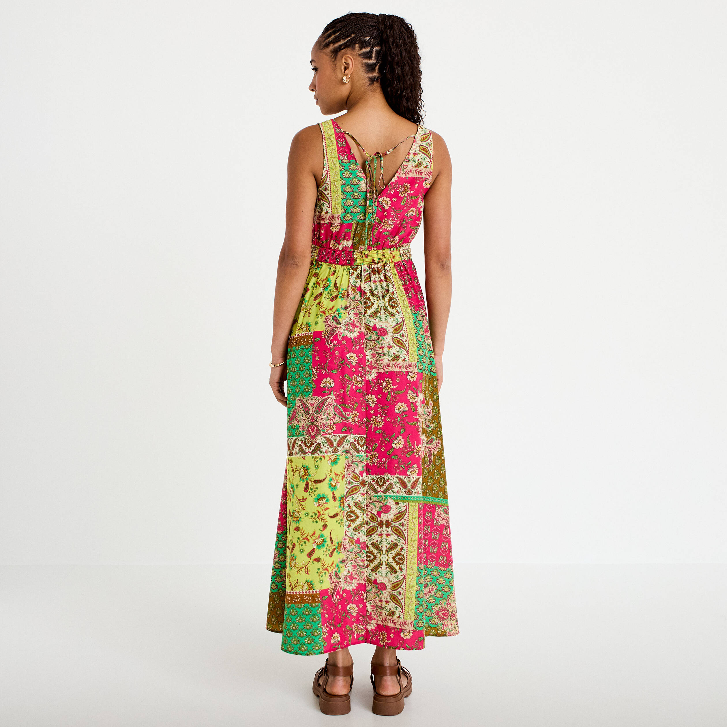 Robe longue &eacute;vas&eacute;e effet satin&eacute;e vert femme