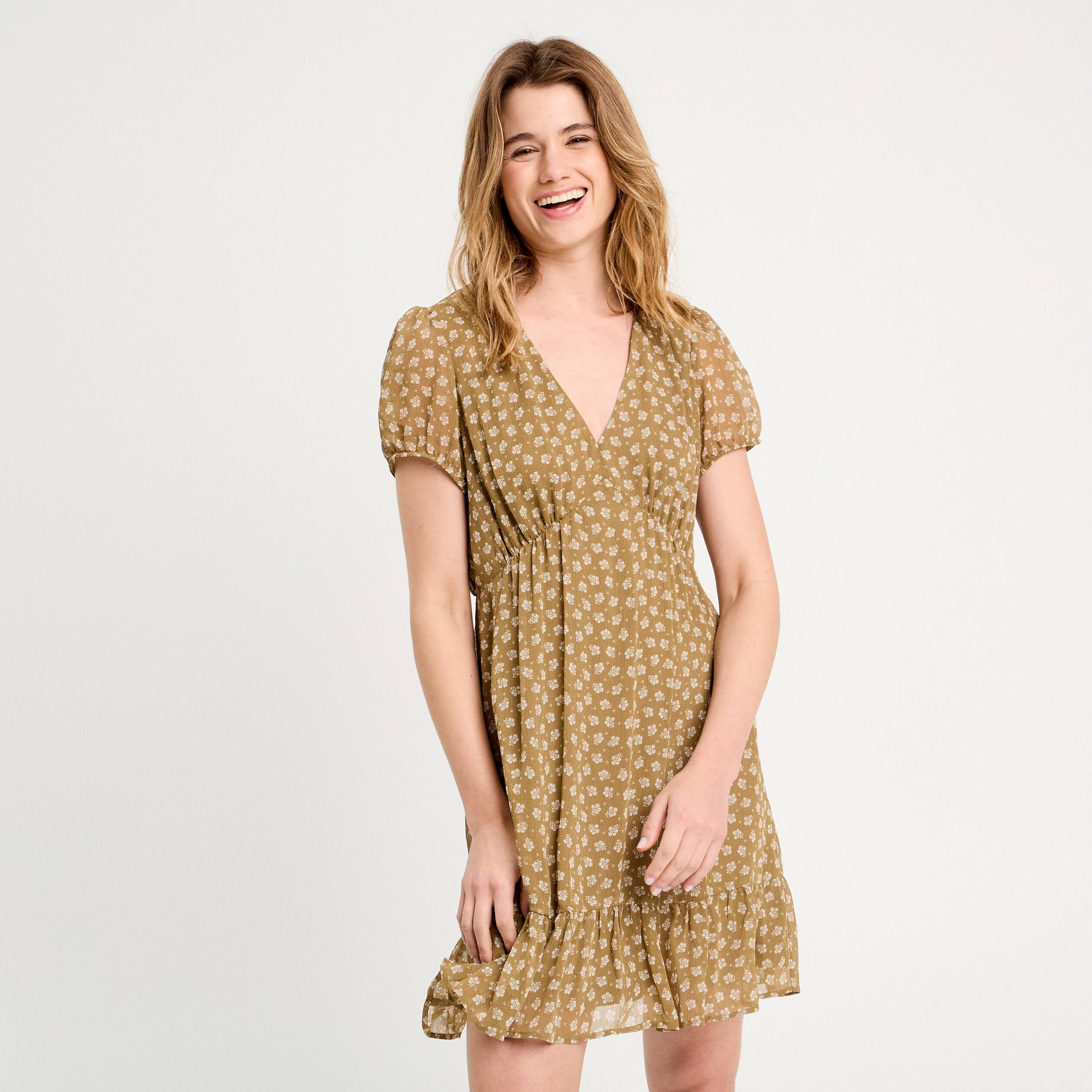 Robe &eacute;vas&eacute;e manches courtes vert olive femme