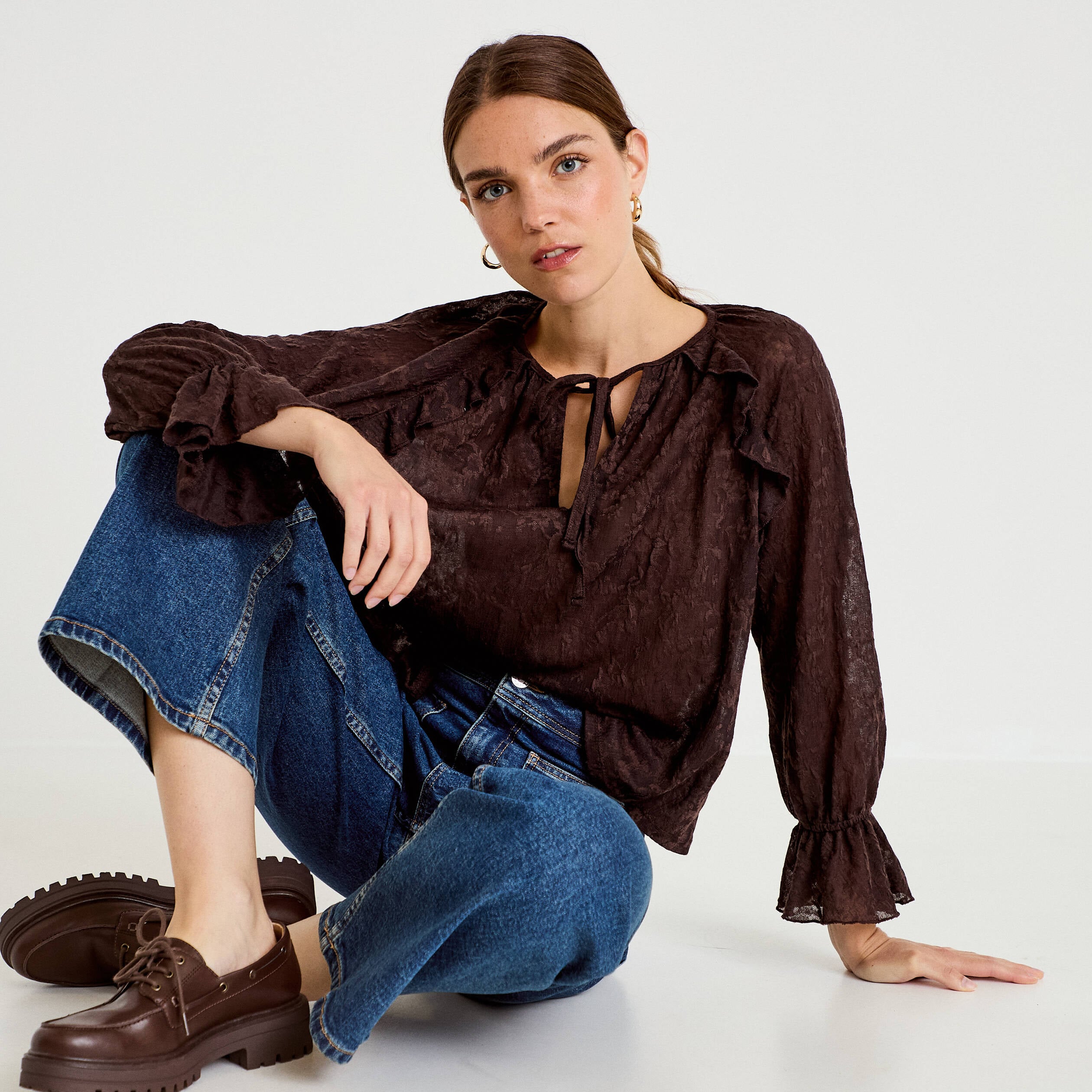 Blouse droite manches longues col rond marron fonc&eacute; femme