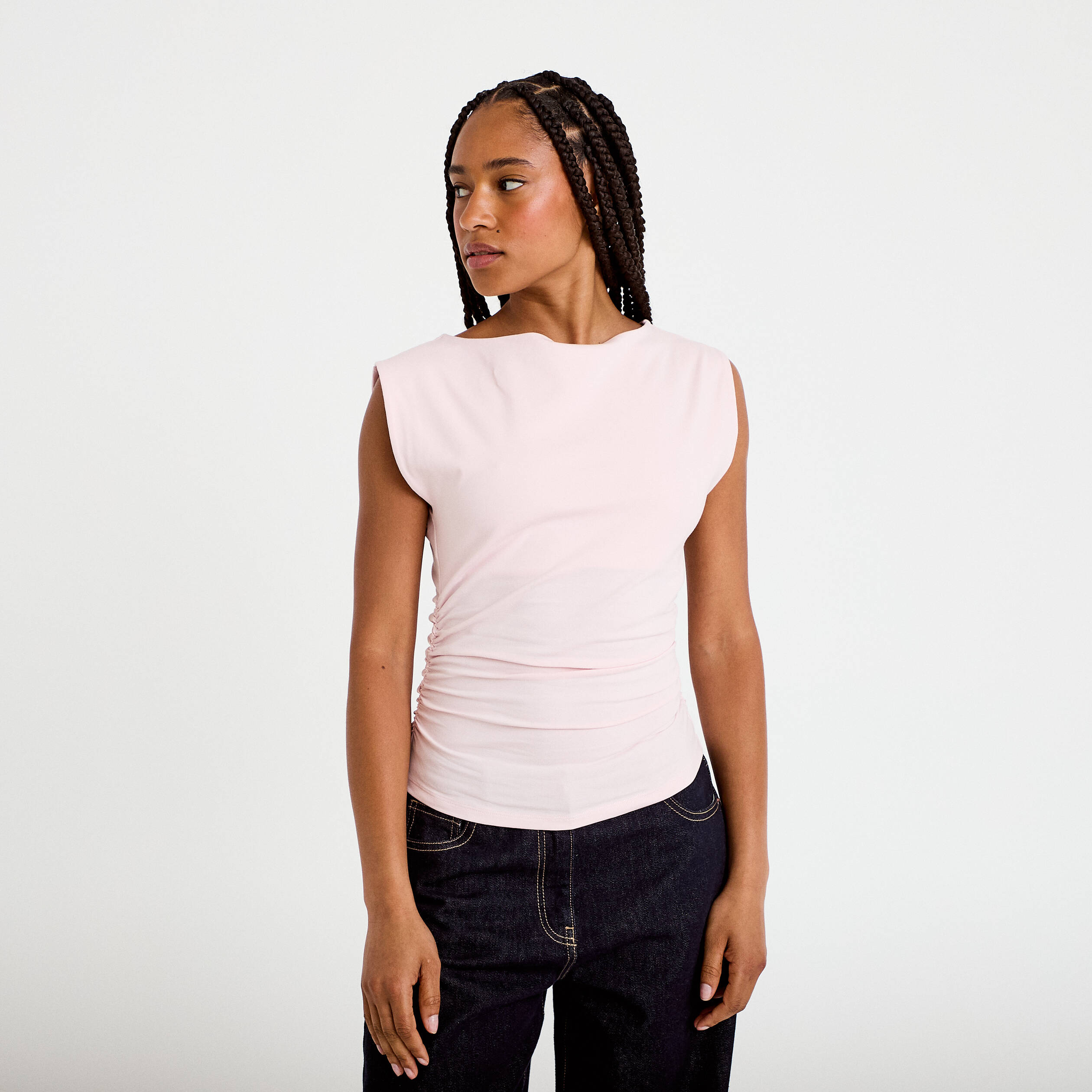 T-shirt ajust&eacute; col bateau sans manches rose clair femme
