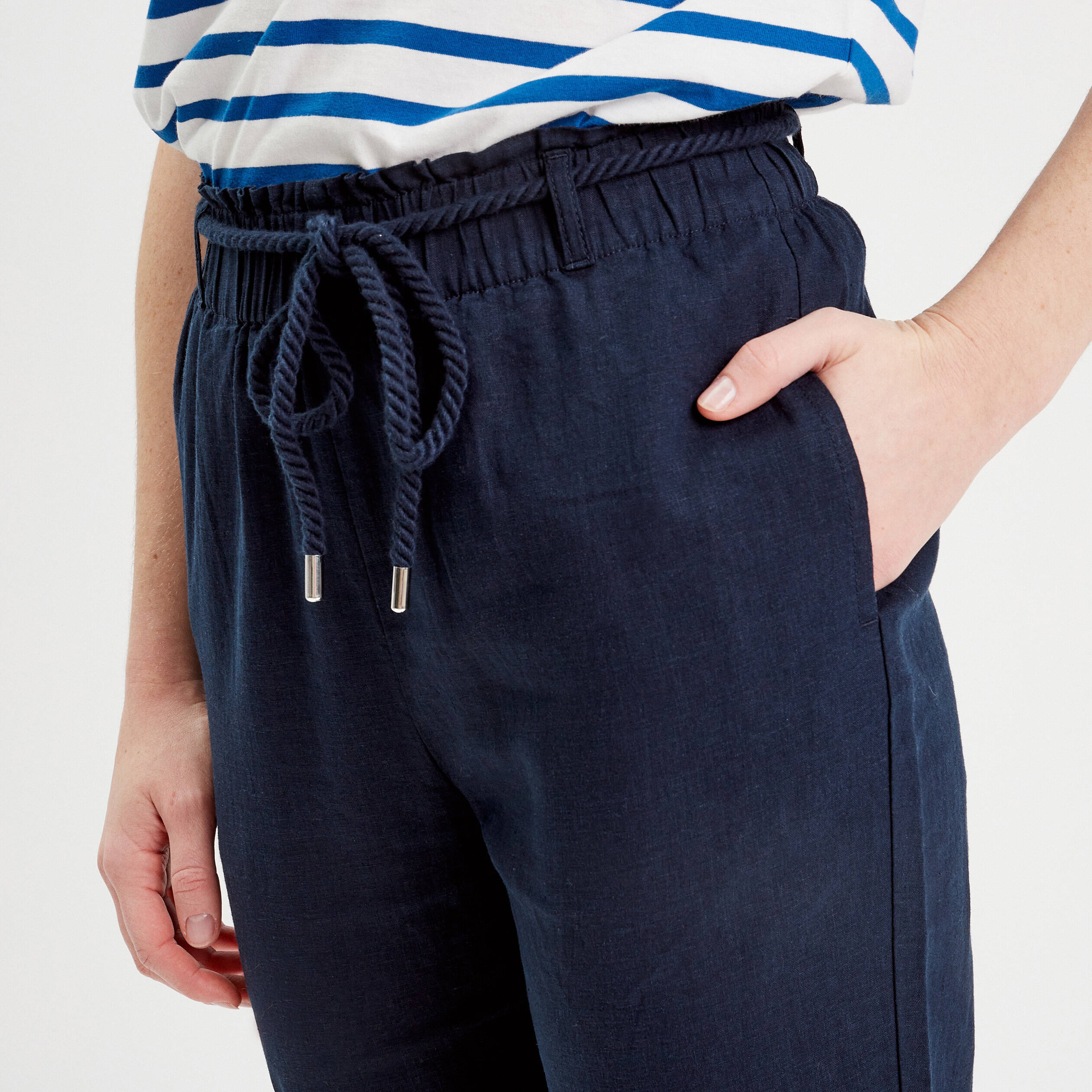 Pantalon droit fluide contenant du lin bleu marine femme