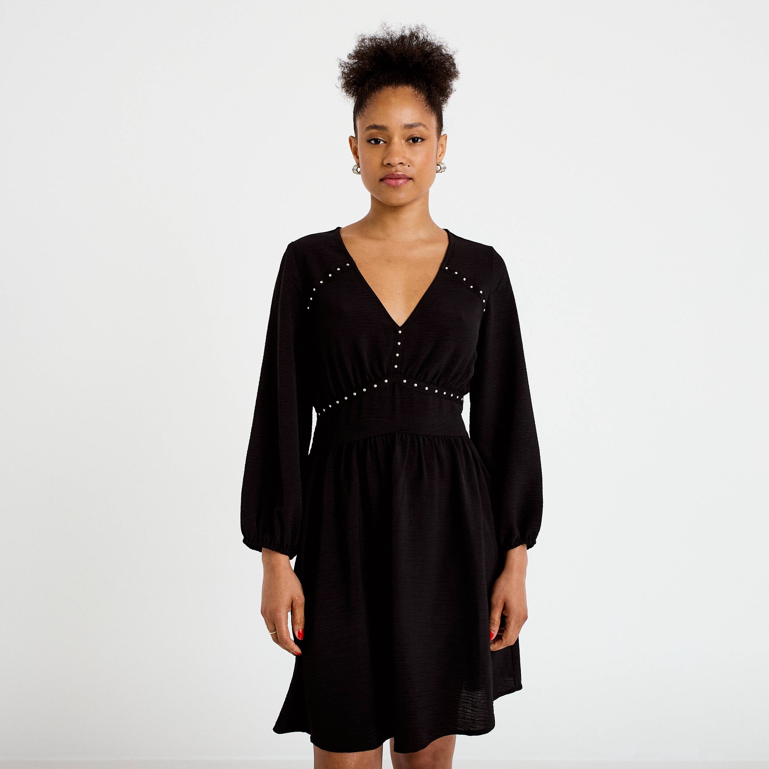 Robe &eacute;vas&eacute;e col v manches longues noir femme