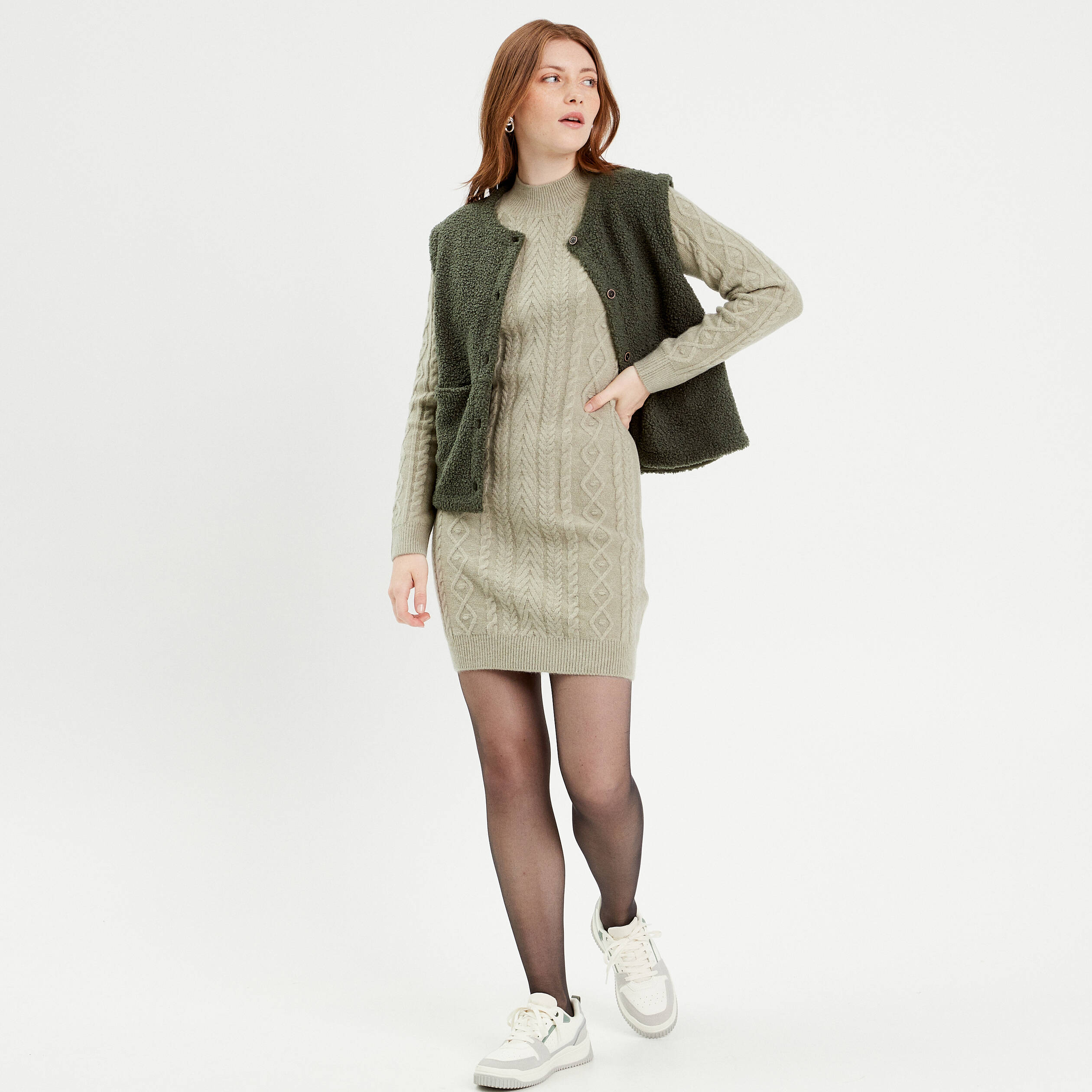 Robe pull ajust&eacute;e torsades vert pastel femme