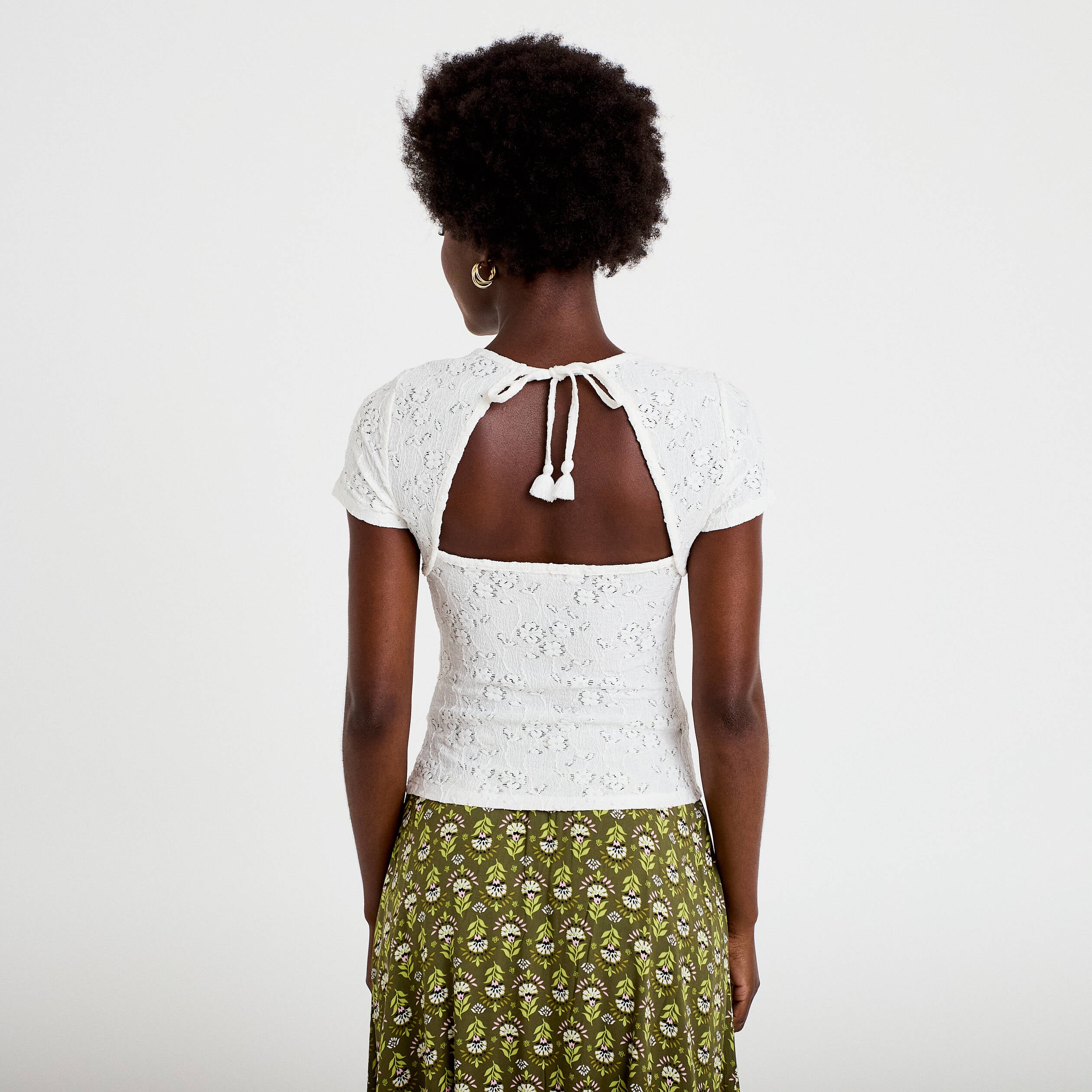 T-shirt ajust&eacute; &agrave; relief manches courtes ecru femme