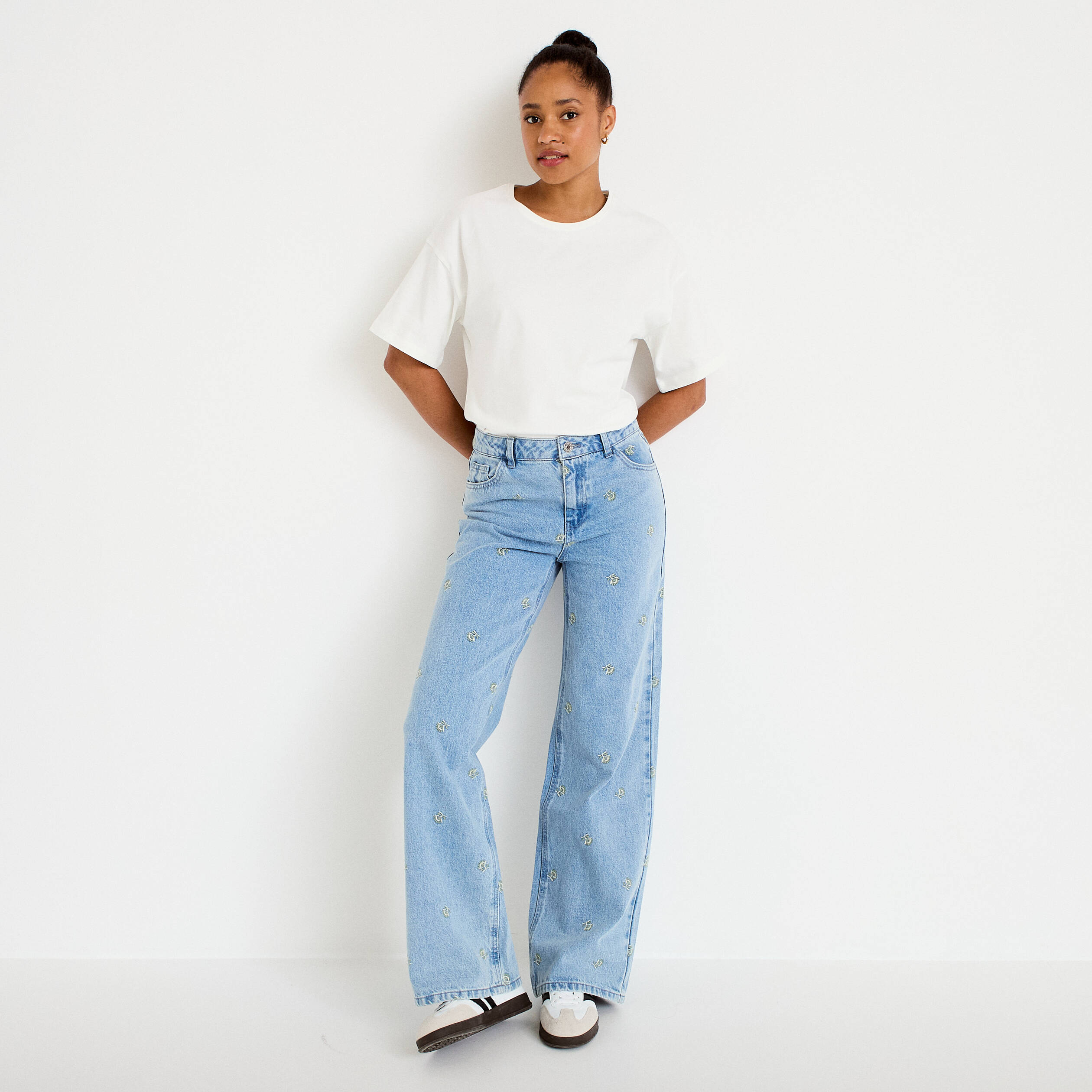 Jean wide leg taille haute brod&eacute; bleu femme