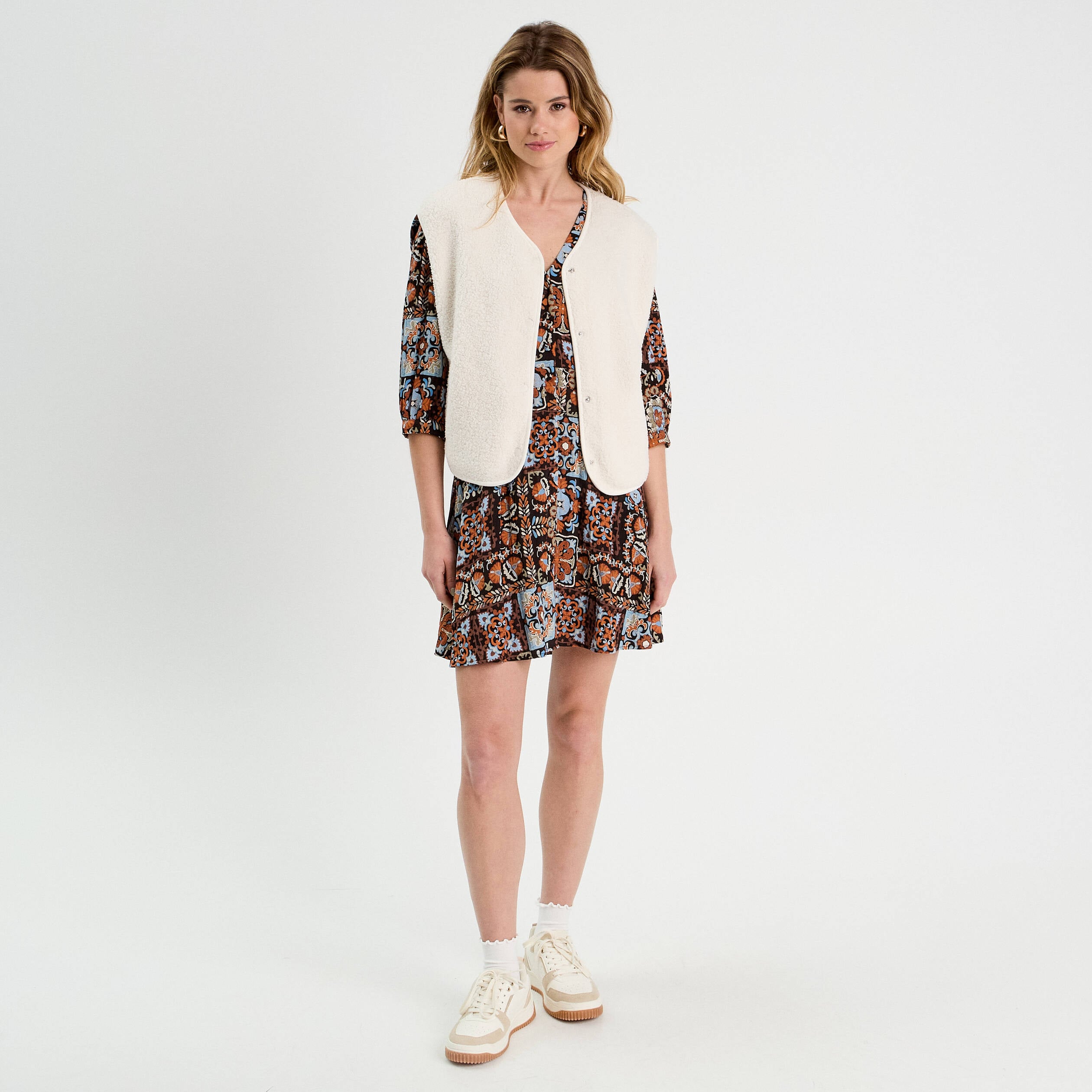 Robe &eacute;vas&eacute;e manches 3/4 noir femme