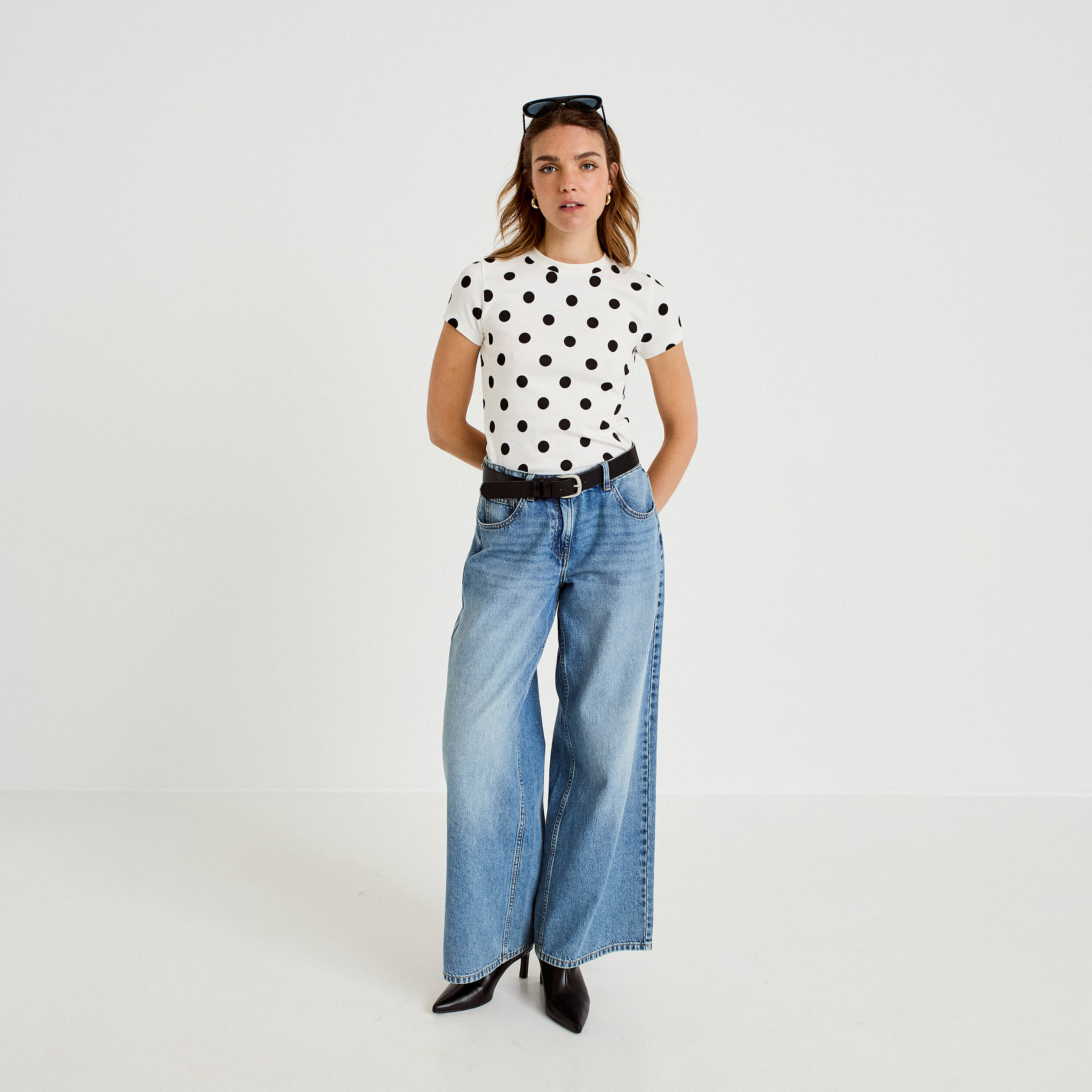 Top ajust&eacute; col rond manches courtes blanc femme
