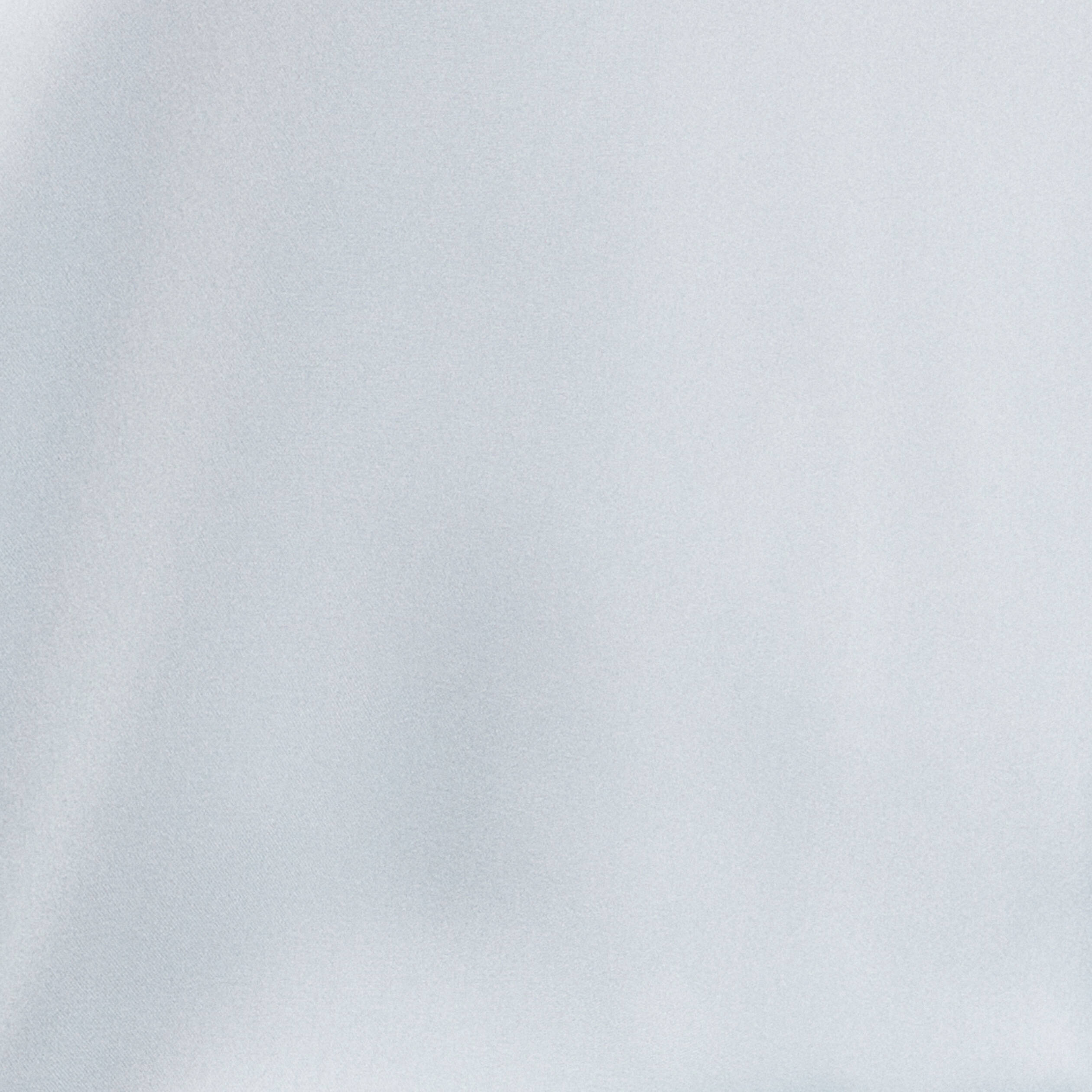 Chemise satin&eacute;e bleu clair femme