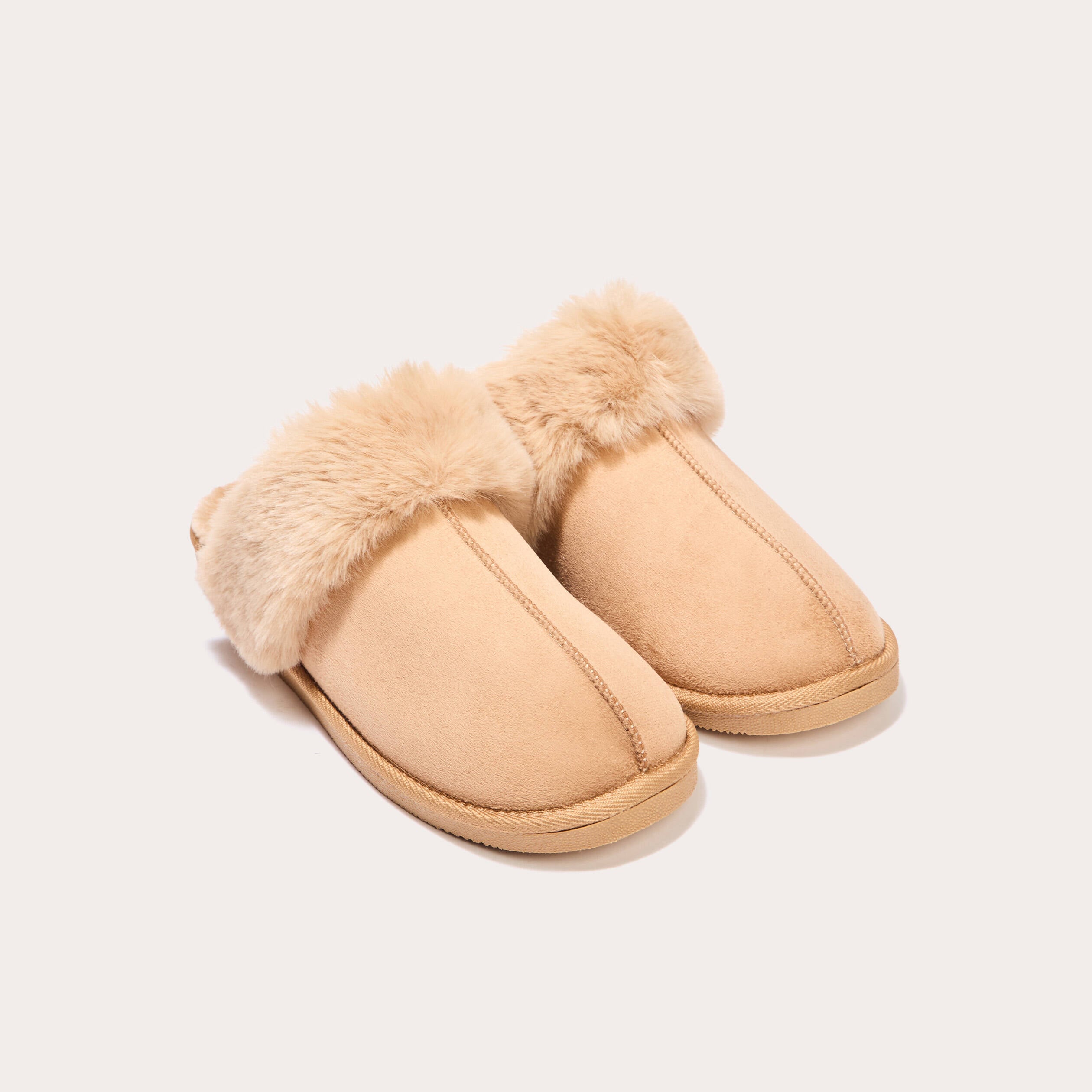 Chaussons fausse fourrure sable femme