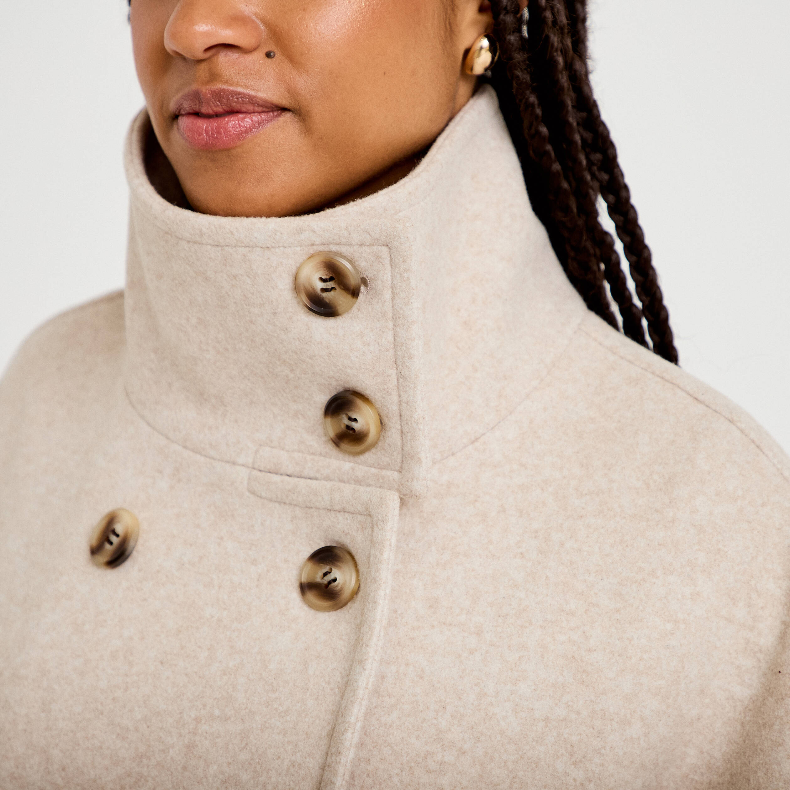 Veste chin&eacute;e col montant manches longues beige femme
